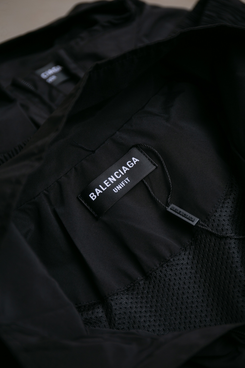 Balenciaga x Lamborghini Black Windbreaker Jacket Coat Fall 25 Collection 4 windows1757687988843 3971595141325849611