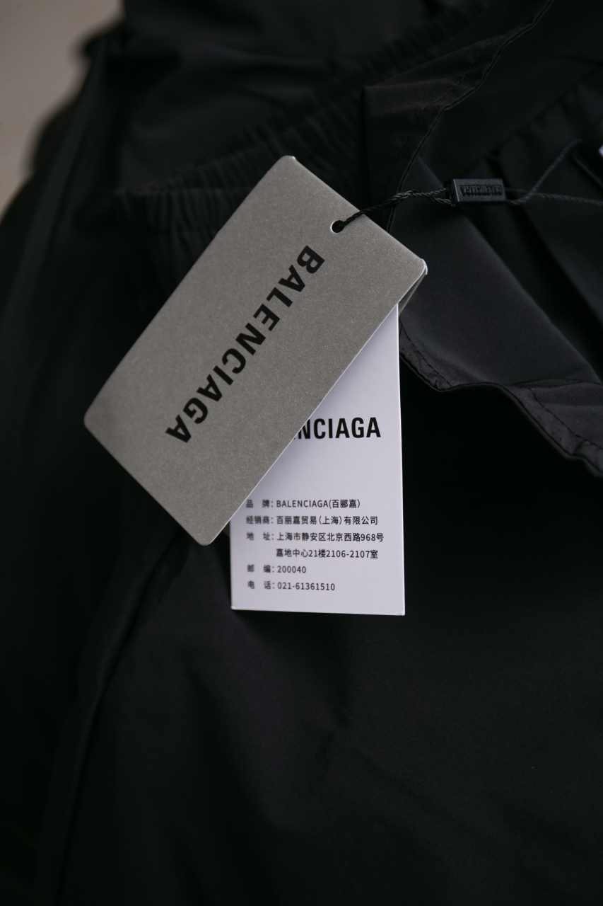 Balenciaga x Lamborghini Black Windbreaker Jacket Coat Fall 25 Collection 5 windows1757687988948 1399571725244120432
