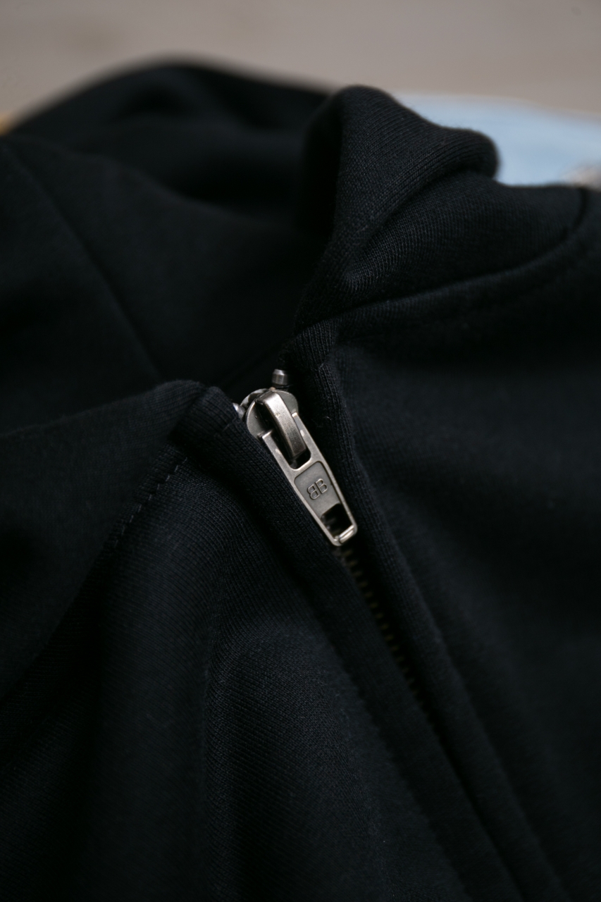 Balenciaga Black Zip-Up Hoodie with Shoulder Stripe Detail 5 windows1757688535085 2752563943504603