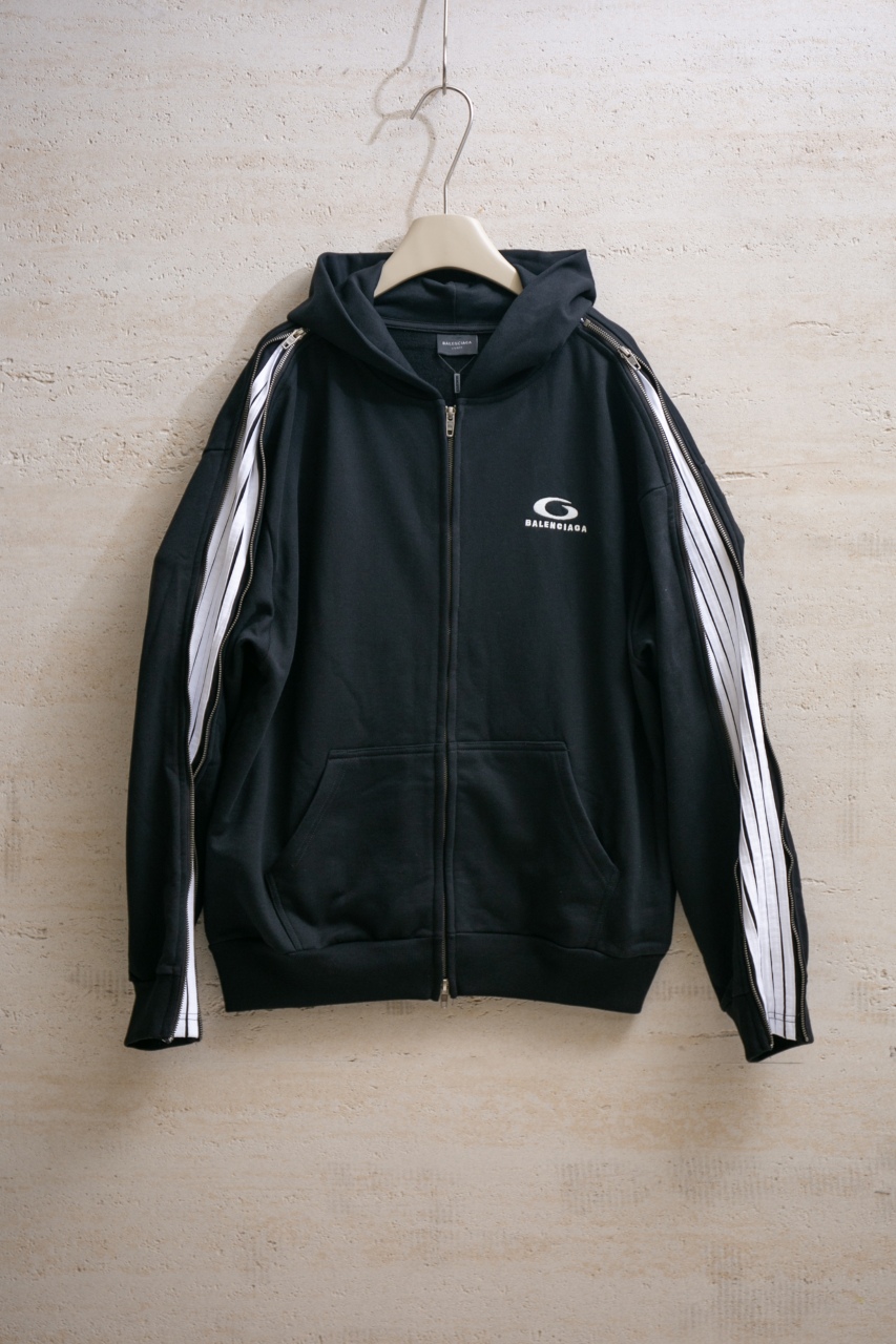 Balenciaga Black Zip-Up Hoodie with Shoulder Stripe Detail 2 windows1757688535360 723178488236302838