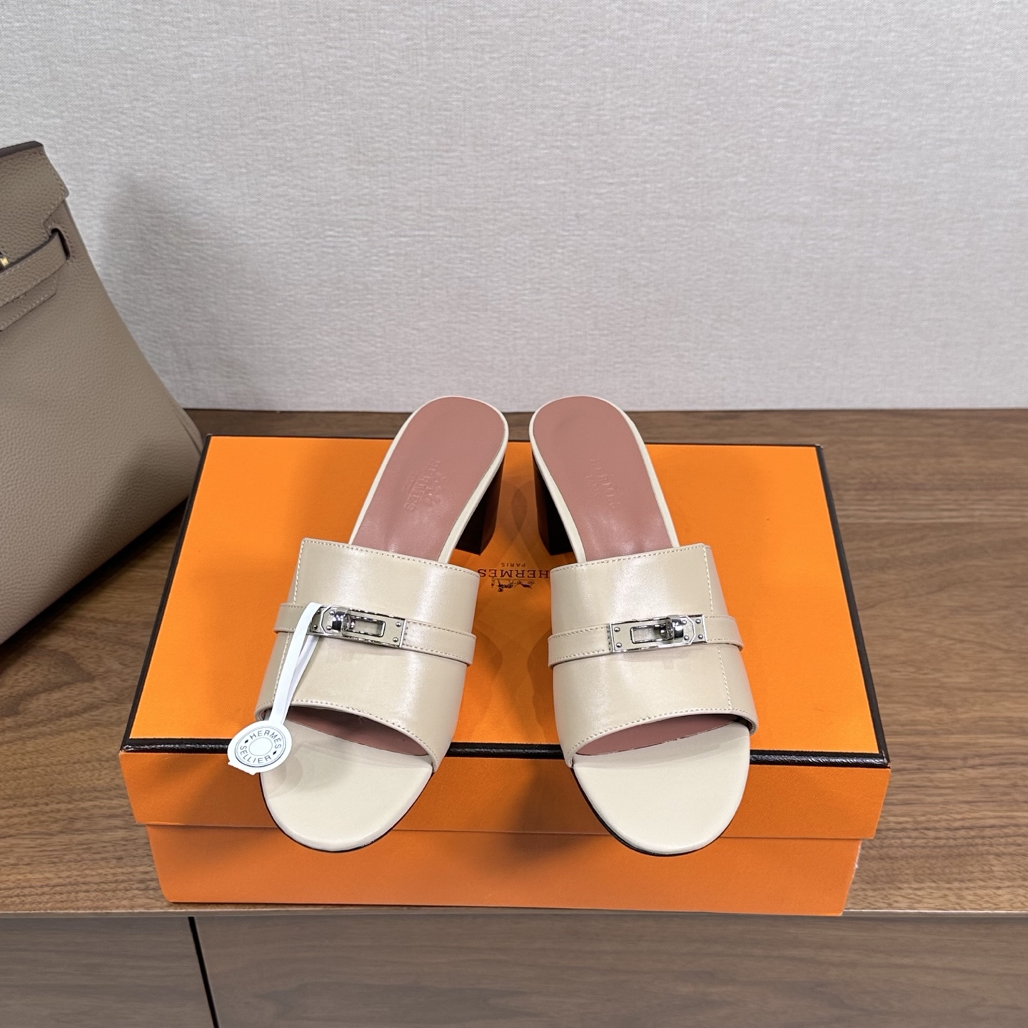 NO:446736,Hermes new Gigi sandals——————————————————————————————————————————————————————————————————————————————————————————————————————————————————————————————————————————————————————————————————————————————————————————————————————————————————————————————————————————————————————19860909Hermes爱马仕新款Gigi凉鞋———————————时尚又百搭 超级舒服 每个细节都做到极致 /原版私模纯钢Kelly扣五金/意大利真皮大底 跟高:5cm SIZE35~42（40.41.42定制不退不换）,拖鞋,hermes,hermes,sandals,slippers,Leather soles,Women's Shoes