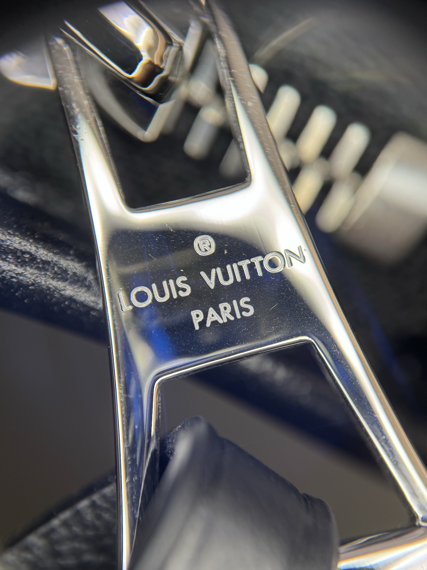 _dbG9sYF8_RO5hIQwoENT19-L51C0e45_jzWf_ow