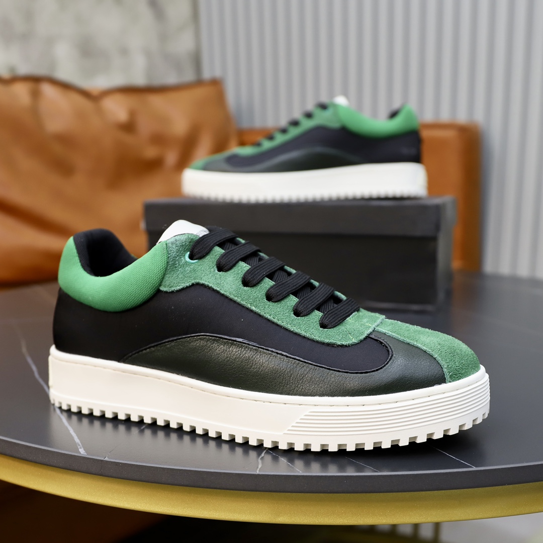Precio de fábrica: Marca: Armani ARM NI código estándar: 38-44 (45 personalizado) Grado: el mismo si