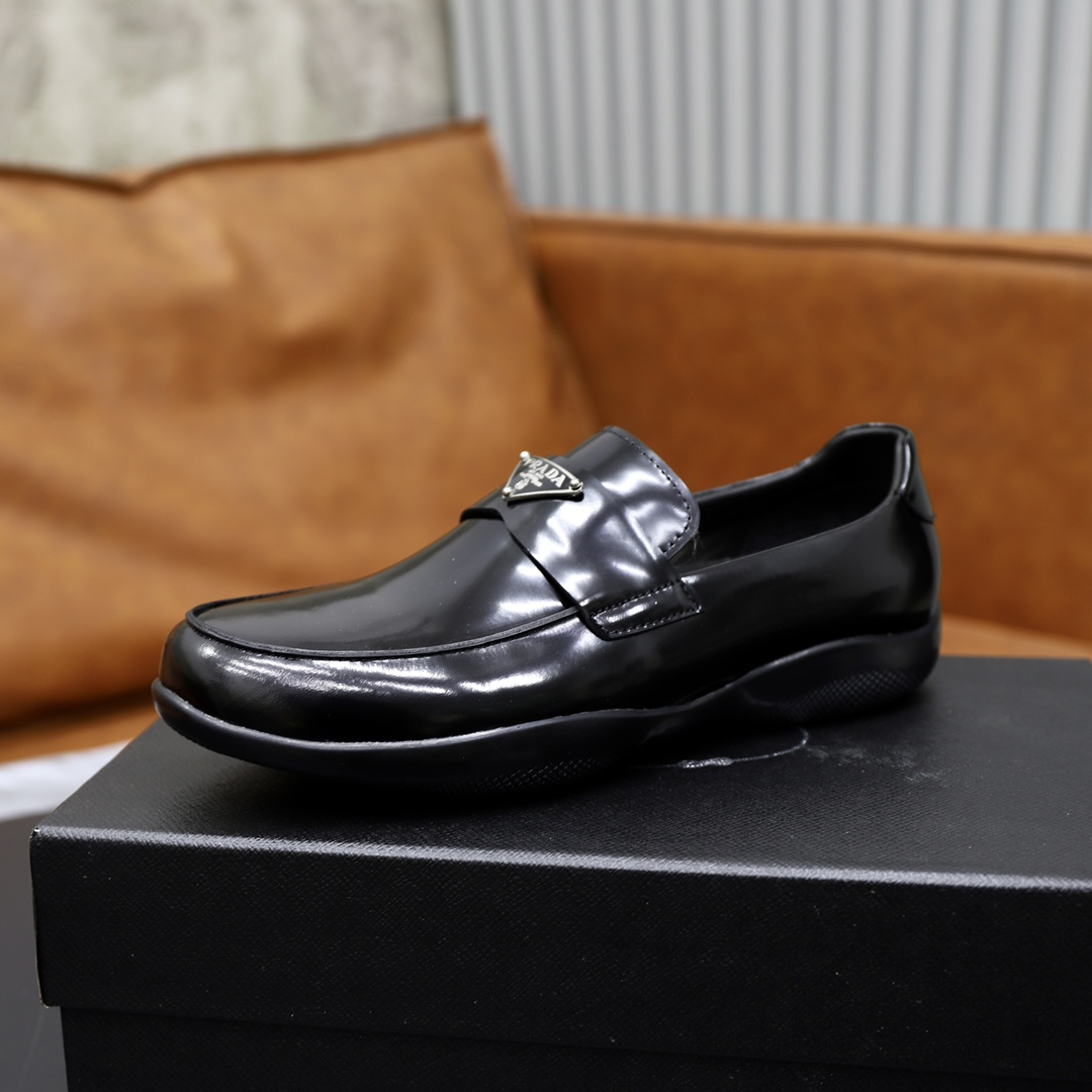 Prada Men's Black Leather Loafers - Classic Style, Comfortable Fit 5 i1724688445 2336 6