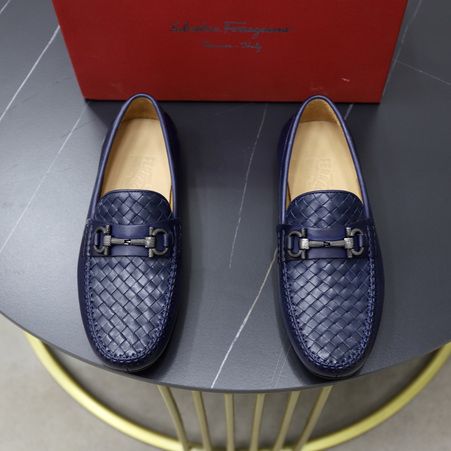 precio de fábrica: vaca Li marca: Ferragamo Ferragamo código estándar: código de los hombres 38/44 (