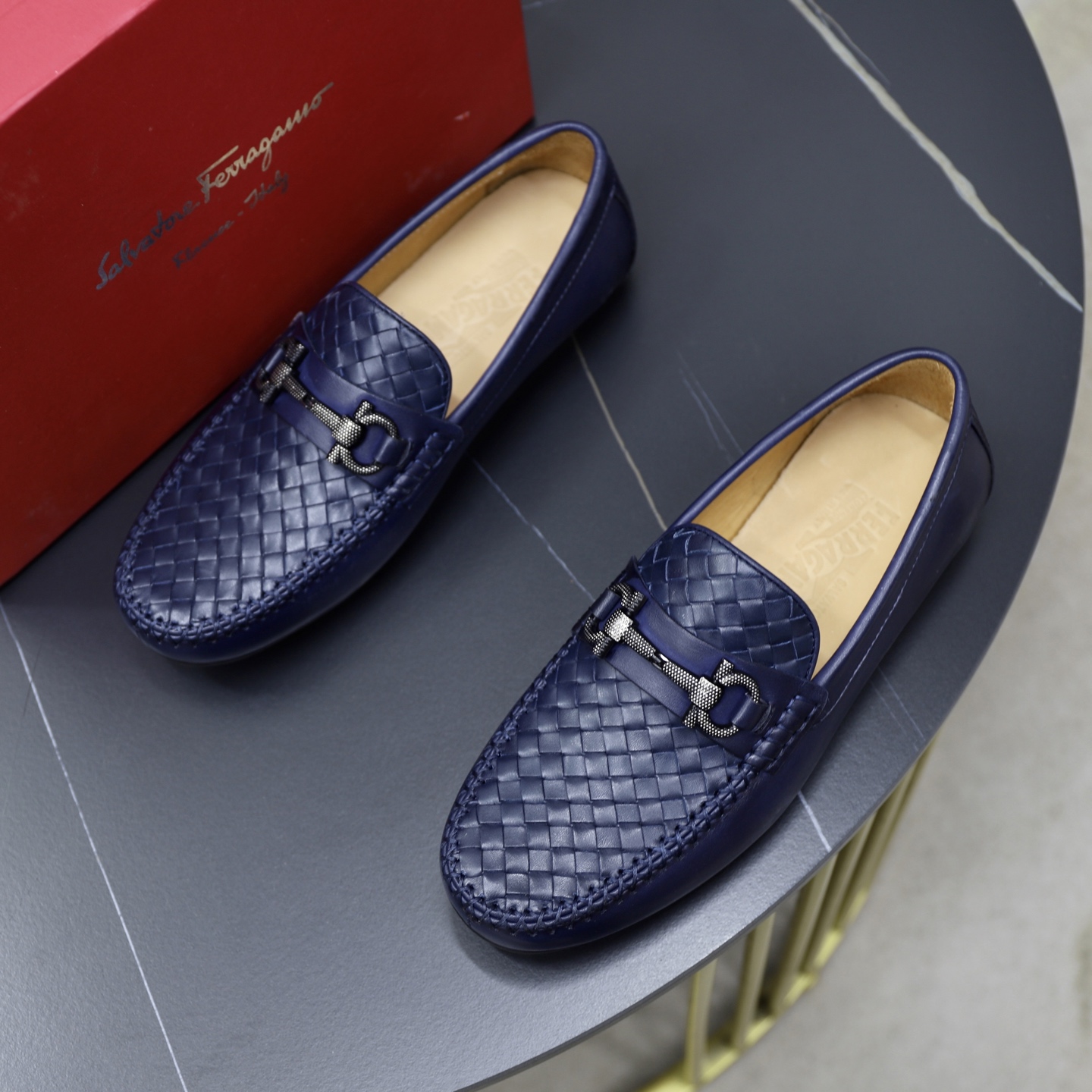 precio de fábrica: vaca Li marca: Ferragamo Ferragamo código estándar: código de los hombres 38/44 (