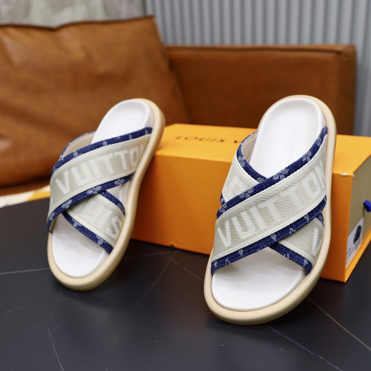 Louis Vuitton Embossed Couple Sandals - Fashionable & Comfortable Slip-Ons 7 i1740240851524 1837 0 5