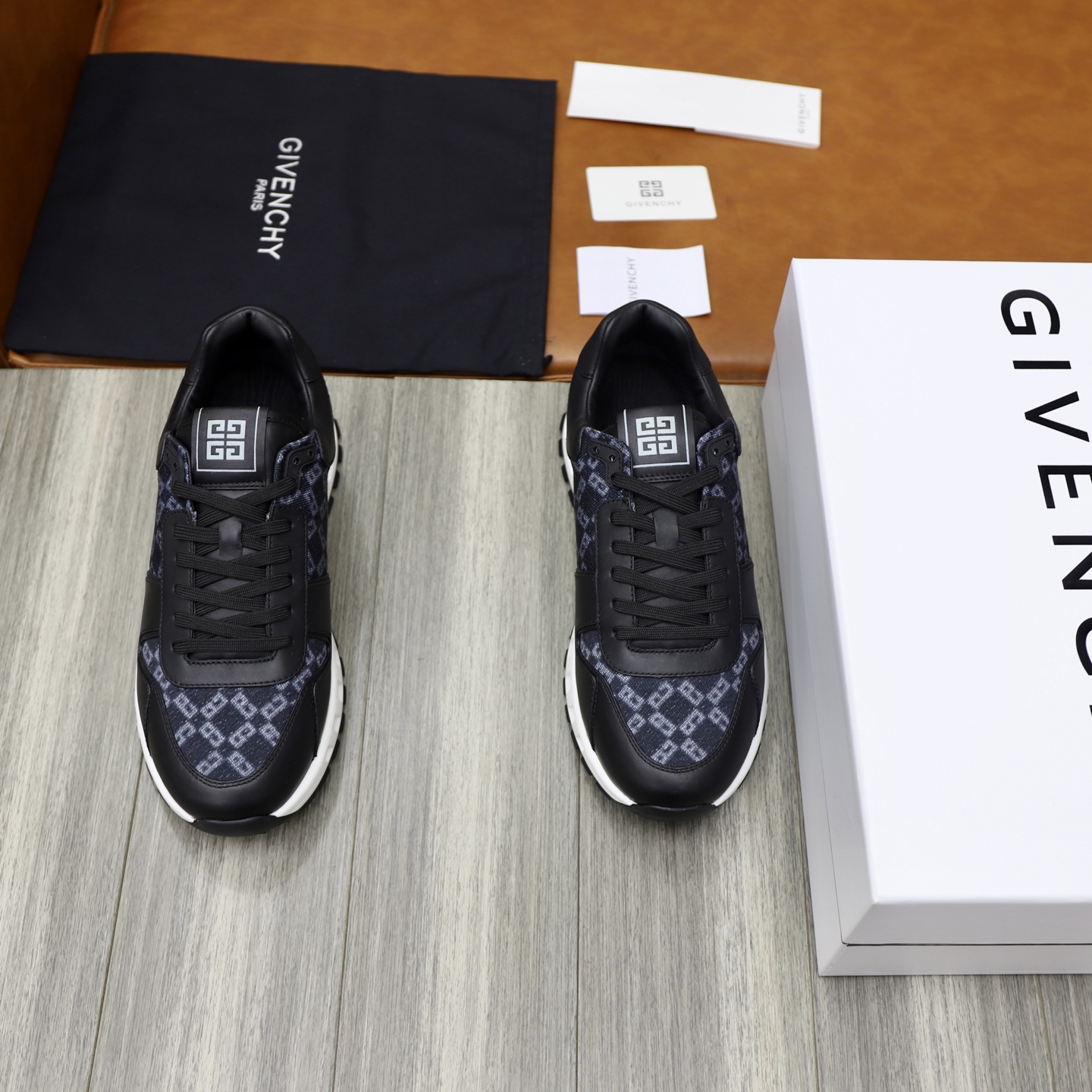 NO:273212,【GIVENCHY】Givenchy - High-end quality Original single casual sneakers - Upper; Napa calfskin, brand totem cloth, tongue cloth, heel silk screen brand logo - Inner water dyed cowhide - Outsole ultra-light TPU foam. Rubber; Two-color molded outsole - Ultra-high quality control·fine workmanship highlighted (high-end, noble, grade) -Size 39-44 (38,45, custom made)·,,givenchy,givenchy,sneakers,cowhide19860909【GIVENCHY】纪梵希 -高端品质 原单休闲运动鞋 -鞋面；纳帕小牛皮、品牌图腾布匹、鞋舌布标、后跟丝印品牌logo -内里水染牛皮 -大底超轻TPU发泡.橡胶; 双色成型大底 -超高品控·做工精细凸显(高端·贵气·档次) -Size 39-44（38,45,可订做)·,,givenchy,givenchy,sneakers,cowhide,Men's shoes
