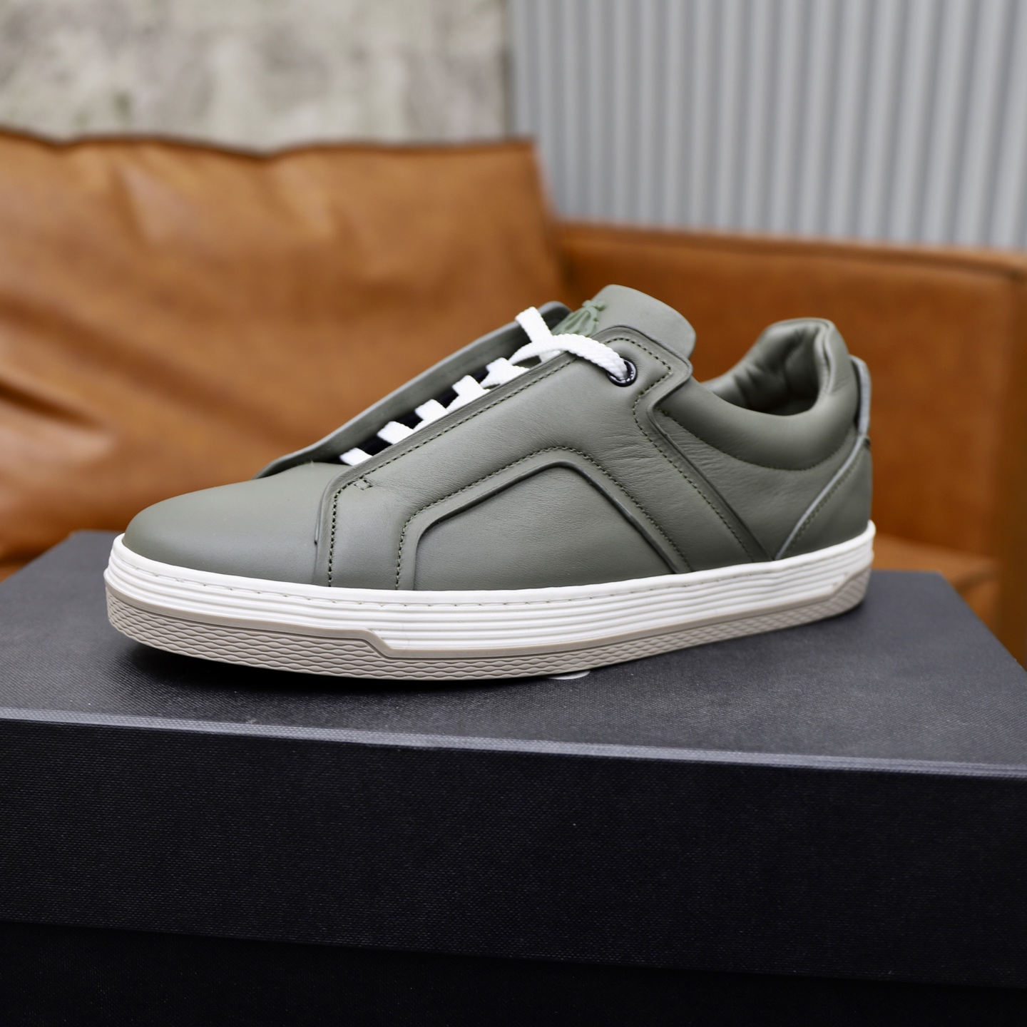 Dunhill Men's Olive Green Leather Lace-Up Sneakers, Lightweight & Comfortable 5 i1741710527404 2025 0 3