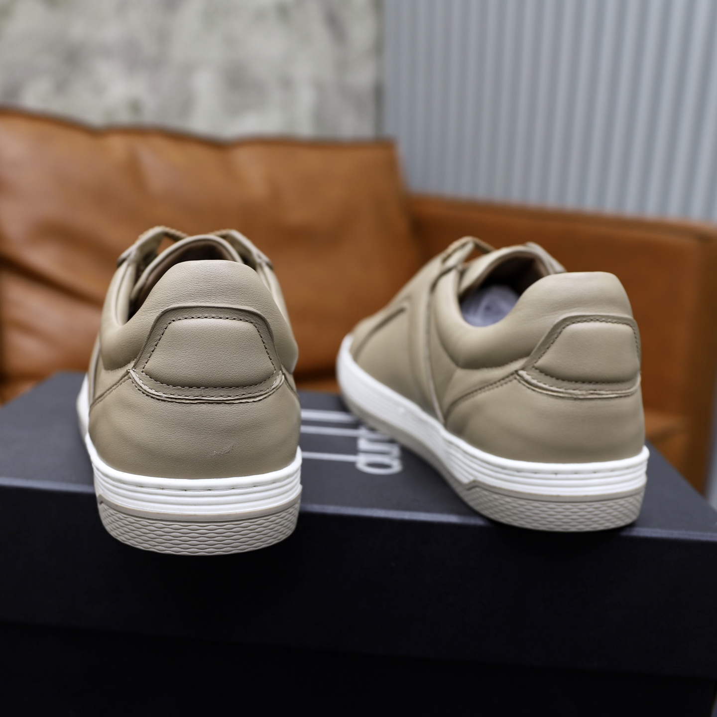 Dunhill Men's Leather Lace-Up Casual Sneakers - Comfortable & Stylish 6 i1741710608449 8 0 4