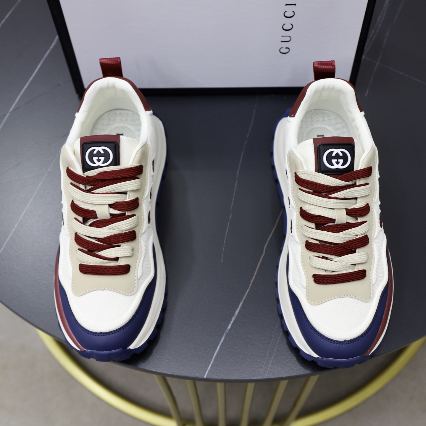 NO:273560,♂♂ Brand Guqi GUCCI Standard Code 38-44 Grade Official Website The same style material original leather fabric Comfortable and breathable inner Lightweight wear-resistant outsole Style category Men's fashion casual shoes Running Sports shoes Honorable luxury brand elements Top luxury Color real picture color, Gucci,sneakers19860909♂♂♂ 品牌古奇GUCCI 标准码38-44 等级官网同款 材料原版皮面料 舒适透气内里 轻便耐磨大底 款式类别男士时尚休闲鞋 跑步 运动鞋 尊贵奢侈品大牌元素 顶级奢华 颜色实物图片色,,gucci,sneakers,Men's shoes