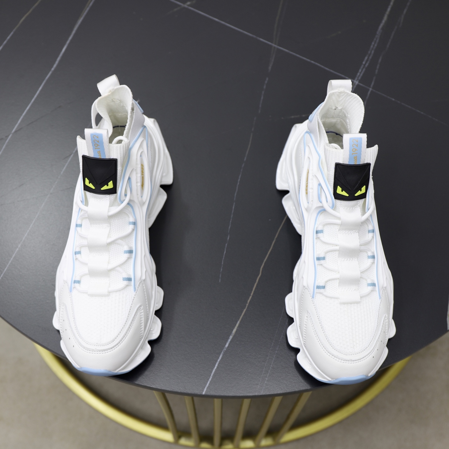 NO:273564,♂♂ Brand Fendi Standard Code 38-44 Grade Official Website The same style material original leather fabric Comfortable and breathable inner Lightweight wear-resistant outsole Style category Men's fashion casual shoes Running Sports shoes Honorable luxury brand elements Top luxury Color real picture color, Fendi, sneakers19860909♂♂♂ 品牌芬迪 标准码38-44 等级官网同款 材料原版皮面料 舒适透气内里 轻便耐磨大底 款式类别男士时尚休闲鞋 跑步 运动鞋 尊贵奢侈品大牌元素 顶级奢华 颜色实物图片色,,fendi,sneakers,Men's shoes