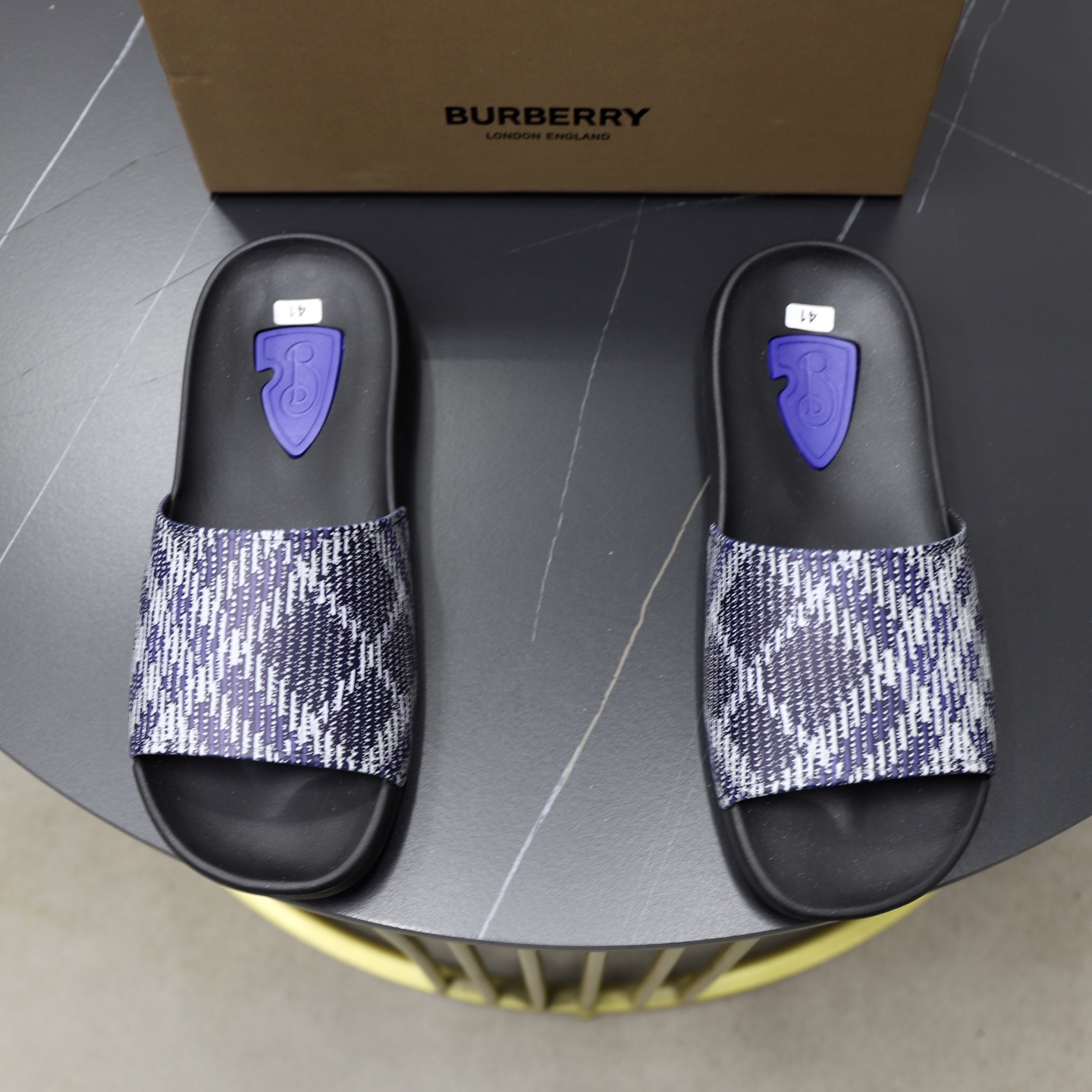 Precio de fábrica: Marca: Burberry Yardage: 38-44 (45 personalizado) Grado: Contador Original único 