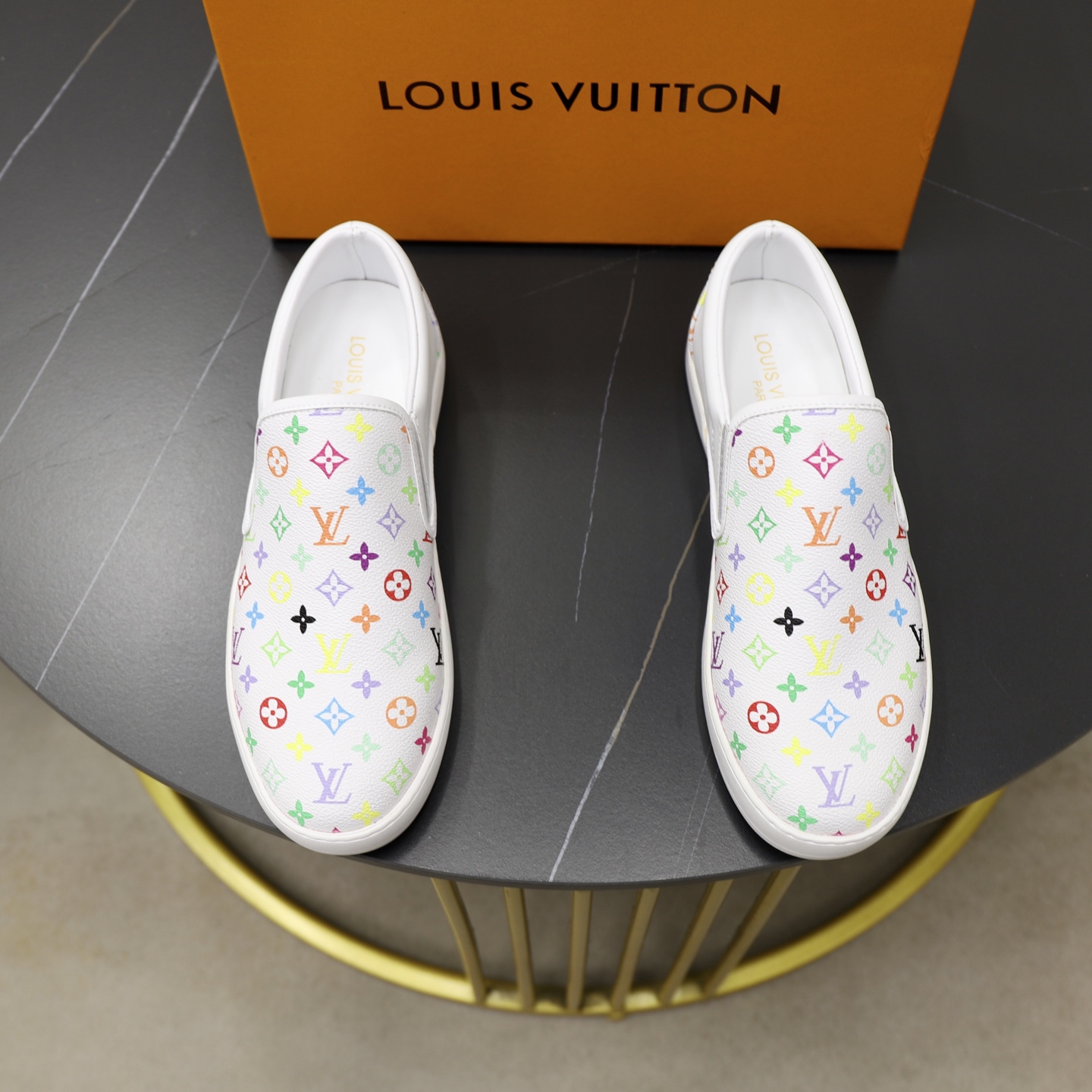 NO:274536,♂♂ Brand LV Louis Vuitton Standard code 38–44 (45 can be customized) Grade official website The same model Material original fabric Comfortable and breathable inner Lightweight wear-resistant outsole Style category Men's fashionable casual shoes and boots Running Sports shoes Prestige luxury brand elements Top luxury Color real picture color,,louis vuitton,louis vuitton,boots,sneakers19860909♂♂♂ 品牌LV路易威登 标准码38–44（45可订做） 等级官网同款 材料原版面料 舒适透气内里 轻便耐磨大底 款式类别男士时尚休闲鞋靴 跑步 运动鞋 尊贵奢侈品大牌元素 顶级奢华 颜色实物图片色,,louis vuitton,louis vuitton,boots,sneakers,Men's shoes