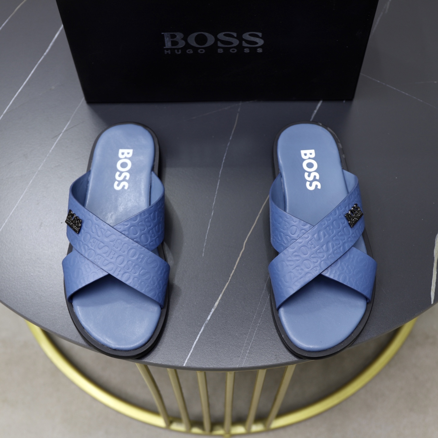 NO:274711,:♂♂♂ Brand BOOS Size 38–44 (45 customized) Grade counter Original list Material original upper Wear-resistant Lightweight Soft Comfortable Outsole Style category Summer new slippers Young and fashionable Feet comfortable Multi-color optional, Slippers19860909:♂♂♂ 品牌BOOS 码数38–44（45定制） 等级专柜 原单 材料原版鞋面 耐磨轻便柔软舒适大底 款式类别夏季新款拖鞋 年轻时尚 脚感舒适 颜色多色可选,,slippers,Men's shoes