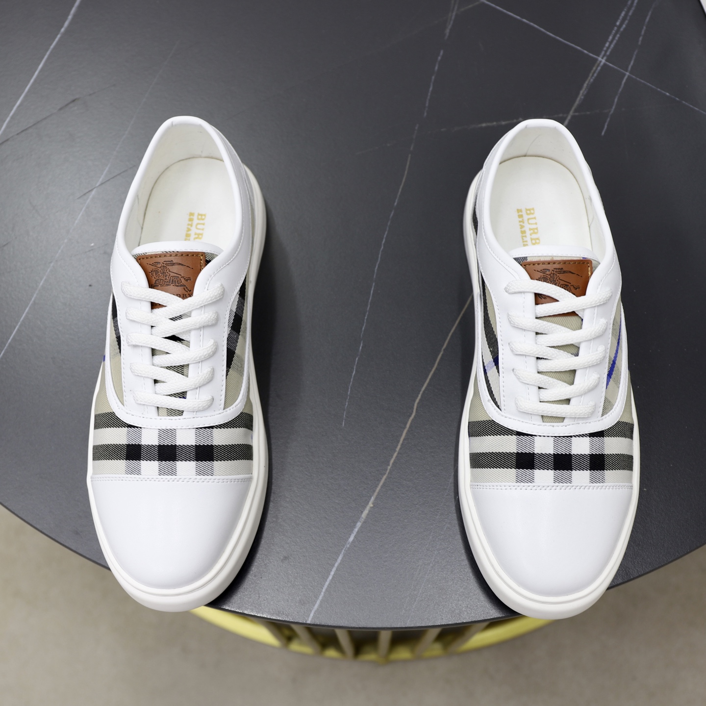 NO:274988,♂♂ Brand Burberry Standard Code 38-44 Grade Official Website Same Model Material Original Leather Splicing Comfortable Sheepskin Inner Lightweight Wear-resistant Outsole Style Category Men's Fashion Casual Shoes Running Sports Shoes Prestigious Luxury Brand Elements Top Luxury Color Real Picture Color, Burberry, Sneakers, Sheepskin19860909♂♂♂ 品牌巴宝莉 标准码38-44 等级官网同款 材料原厂皮料拼接 舒适羊皮内里 轻便耐磨大底 款式类别男士时尚休闲鞋 跑步 运动鞋 尊贵奢侈品大牌元素 顶级奢华 颜色实物图片色,,burberry,sneakers,sheepskin,Men's shoes