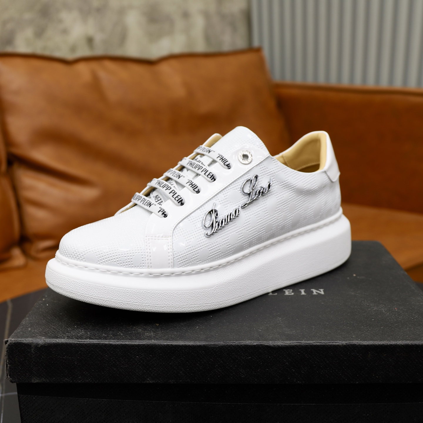 Philipp Plein White Leather Sneakers with Rhinestone Embellishments 5 i1743609984110 2204 0 3