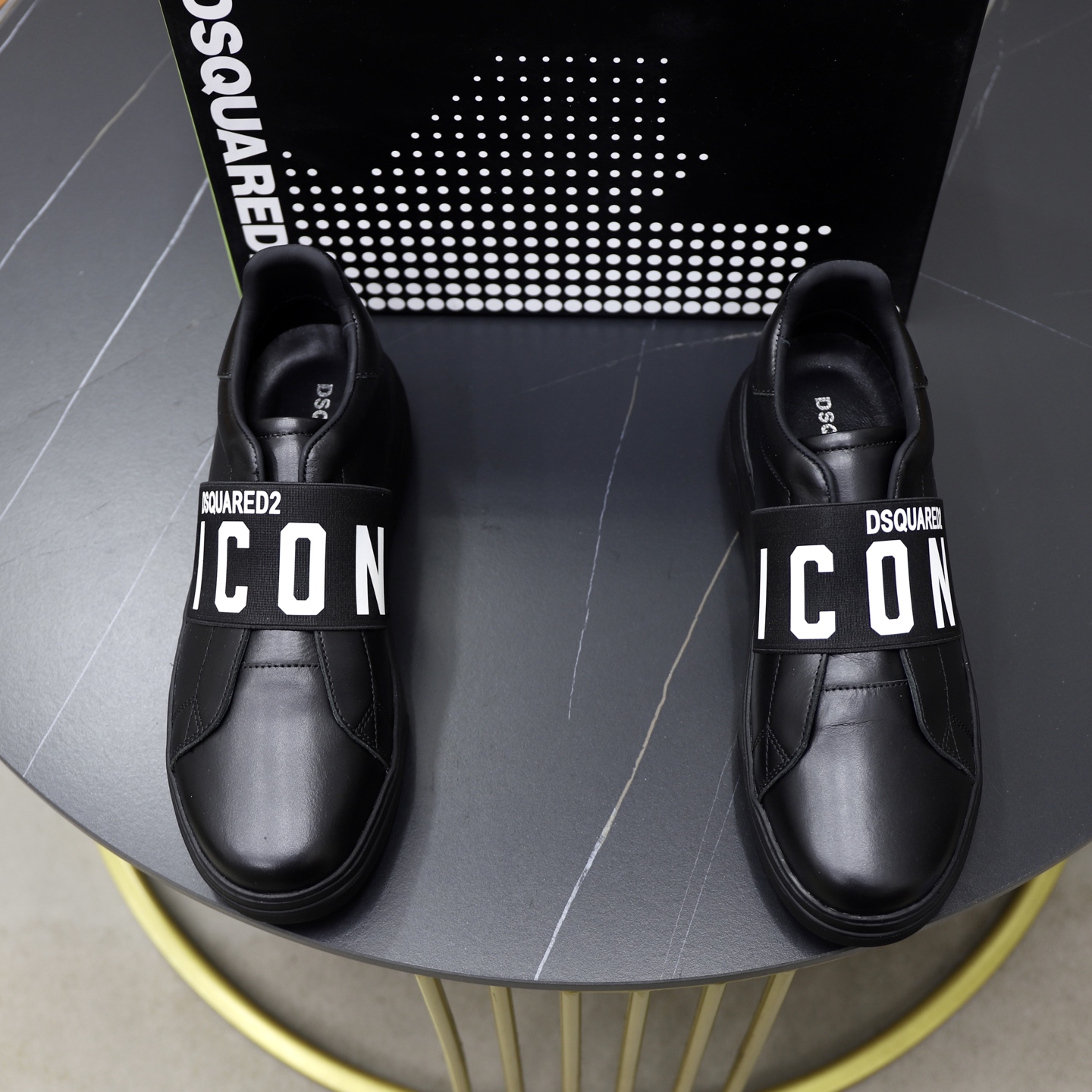 NO:276454,High-quality men's sports shoes at the power of D2!  Made of original materials, the upper is spliced ​​with a variety of imported leather materials, which is fashionable and novel. The original thick sole is combined with heightened and large sole. The large sole is very expensive, with a high-quality level, and a fashionable and versatile single product!  Recommended to buy!  Size39-45,,sneakers19860909高品质D2次方男士运动鞋！原厂材料制作,鞋面使用多种进口皮料材质拼接,时尚新颖,原版厚底增高组合大底,大底造价非常昂贵,精品级别,时髦百搭单品！推荐入手！ Size39-45,,sneakers,Men's shoes