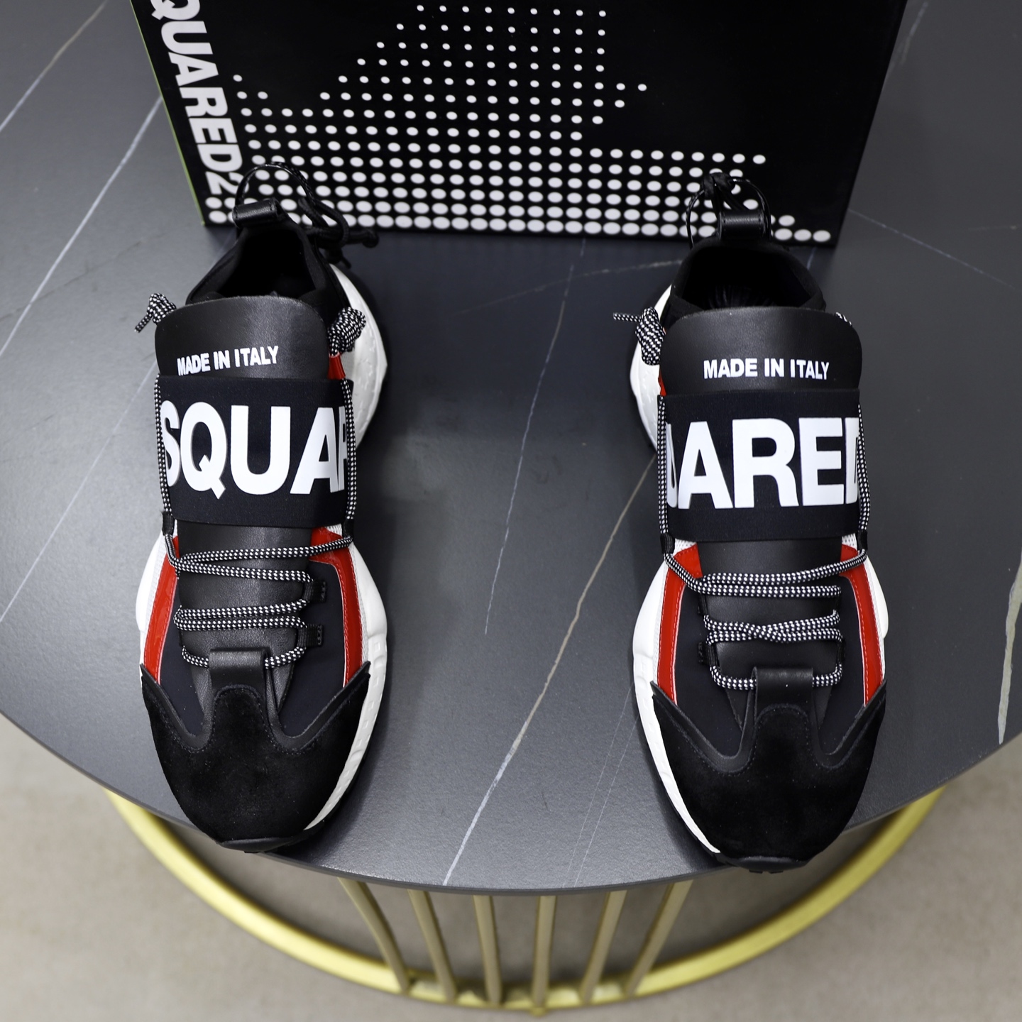 NO:276456,High-quality men's sports shoes at the power of D2!  Made of original materials, the upper is spliced ​​with a variety of imported leather materials, which is fashionable and novel. The original thick sole is combined with heightened and large sole. The large sole is very expensive, with a high-quality level, and a fashionable and versatile single product!  Recommended to buy!  Size38-45,,sneakers19860909高品质D2次方男士运动鞋！原厂材料制作,鞋面使用多种进口皮料材质拼接,时尚新颖,原版厚底增高组合大底,大底造价非常昂贵,精品级别,时髦百搭单品！推荐入手！ Size38-45,,sneakers,Men's shoes