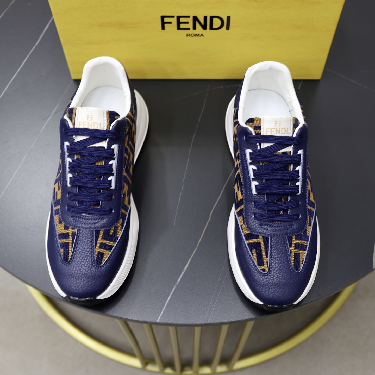 NO:277107,♂♂ Brand FENDI Standard Code 38-44 (45 customized) Grade official website The same model Material original leather splicing Comfortable and breathable inner Q elastic and lightweight wear-resistant sports sole Style category Men's fashion casual shoes Running Sports shoes Honorable luxury brand elements Top luxury Color real picture color, Fendi, fendi, fendi, sneakers19860909♂♂♂ 品牌芬迪FENDI 标准码38-44（45订做） 等级官网同款 材料原版皮料拼接 舒适透气内里 Q弹轻便耐磨运动大底 款式类别男士时尚休闲鞋 跑步 运动鞋 尊贵奢侈品大牌元素 顶级奢华 颜色实物图片色,,fendi,fendi,sneakers,Men's shoes