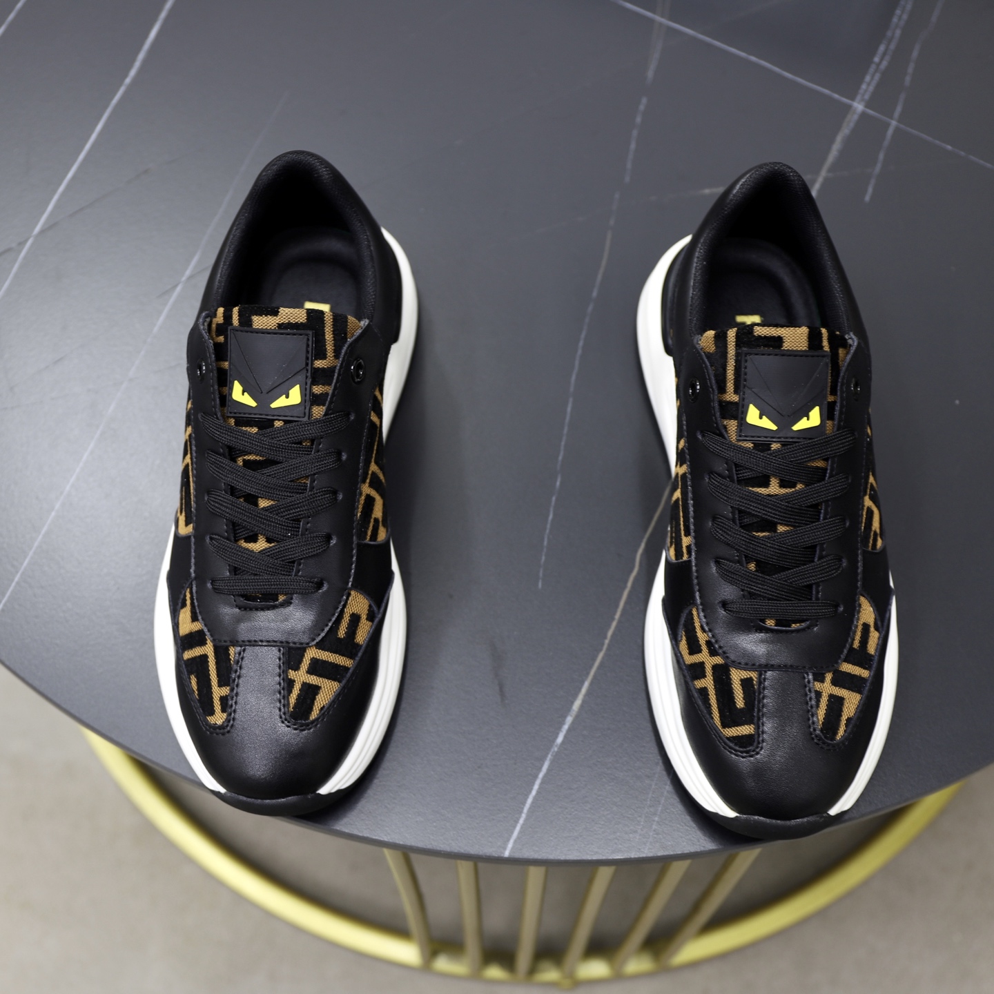 NO:277713,♂♂ Brand FENDI Standard Code 38-44 (45 customized) Grade official website same style Material original leather splicing brand cloth Comfortable and breathable inner Lightweight wear-resistant sports sole Style category Men's fashion casual shoes Running Sports shoes Honorable luxury brand elements Top luxury Color real picture color, Fendi, fendi, fendi, sneakers19860909♂♂♂ 品牌芬迪FENDI 标准码38-44（45订做） 等级官网同款 材料原版皮料拼接品牌布匹 舒适透气内里 轻便耐磨运动大底 款式类别男士时尚休闲鞋 跑步 运动鞋 尊贵奢侈品大牌元素 顶级奢华 颜色实物图片色,,fendi,fendi,sneakers,Men's shoes