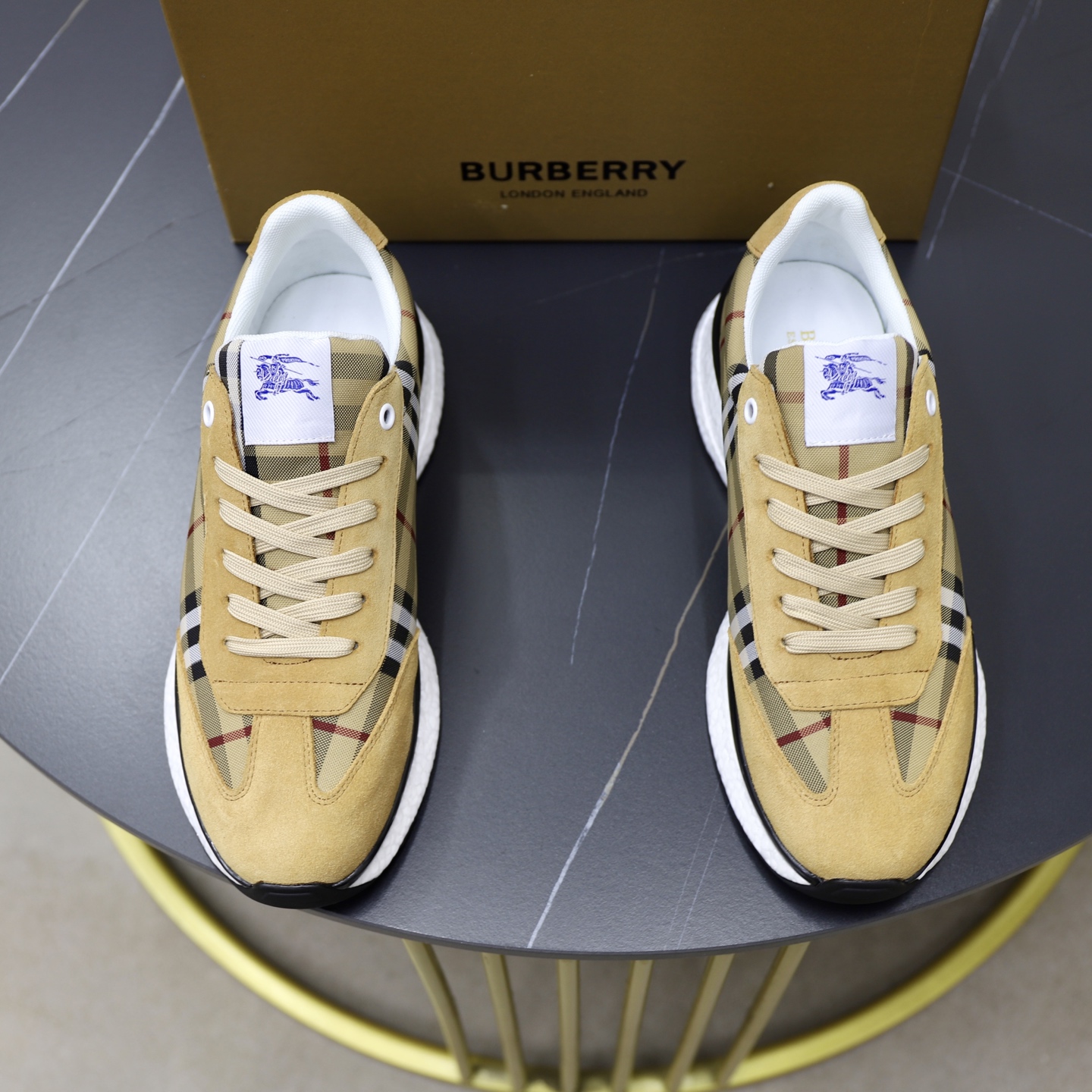 NO:277722,♂♂ Brand Burberry Standard Code 38-44 (45 customized) Grade official website same style Material original leather splicing brand cloth Comfortable and breathable inner Lightweight wear-resistant sports sole Style category Men's fashion casual shoes Running Sports shoes Honorable luxury brand elements Top luxury Color real picture color, burberry, sneakers19860909♂♂♂ 品牌巴宝莉 标准码38-44（45订做） 等级官网同款 材料原版皮料拼接品牌布匹 舒适透气内里 轻便耐磨运动大底 款式类别男士时尚休闲鞋 跑步 运动鞋 尊贵奢侈品大牌元素 顶级奢华 颜色实物图片色,,burberry,sneakers,Men's shoes