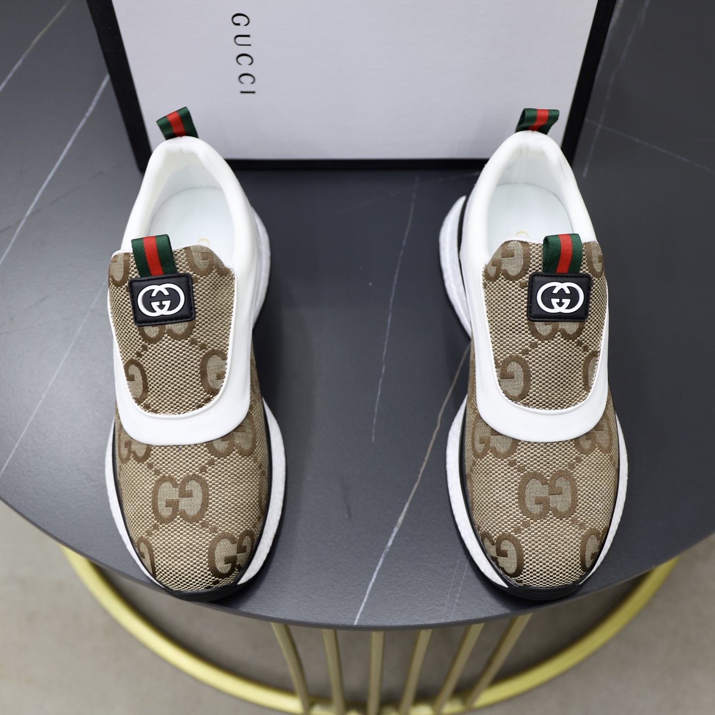 NO:277724,♂♂ Brand GuccI Standard Code 38-44 (45 customized) Grade official website same style Material original leather splicing brand cloth Comfortable and breathable inner Lightweight wear-resistant sports sole Style category Men's fashion casual shoes Running Sports shoes Honorable luxury brand elements Top luxury Color real picture color, Gucci,sneakers19860909♂♂♂ 品牌古奇GuCCI 标准码38-44（45订做） 等级官网同款 材料原版皮料拼接品牌布匹 舒适透气内里 轻便耐磨运动大底 款式类别男士时尚休闲鞋 跑步 运动鞋 尊贵奢侈品大牌元素 顶级奢华 颜色实物图片色,,gucci,sneakers,Men's shoes