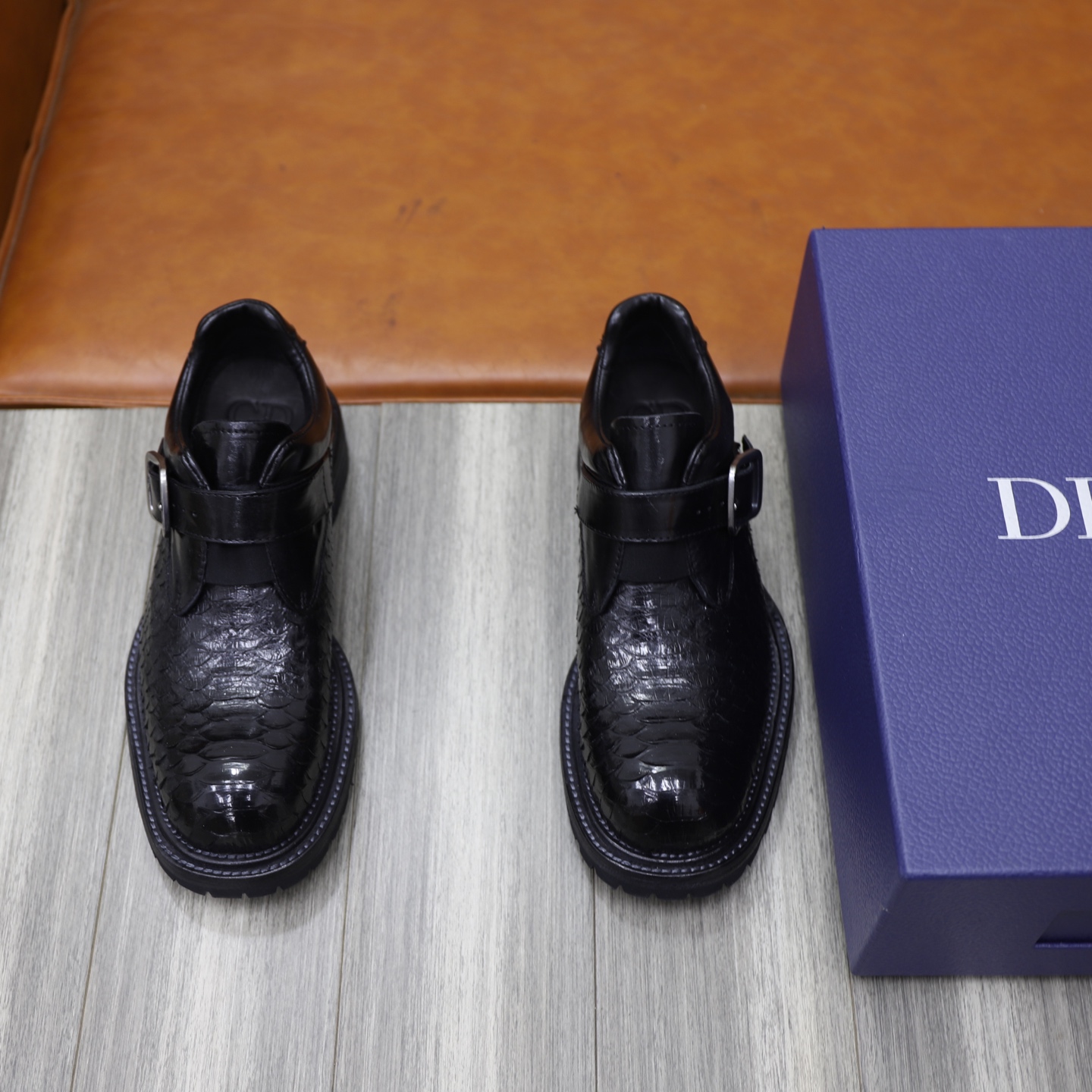 NO:278728,Dio ~r luxury men's high-top boots, purely handmade, upper python skin, high-end fine and exquisite craftsmanship, imported double-layer genuine leather sole from Italy, wear with noble and gentleman taste, carefully debugged the best last, 100% comfortable!  Size 39-44,,dior,boots,snakeskin,Leather soles19860909Dio～r奢品男士高帮靴,纯手工制作,鞋面蟒蛇皮  高端精品精湛工艺,意大利进口双层真皮大底,穿出高贵绅士品味 经精心调试最佳楦型,舒适度百分百！ Size 39-44,,dior,boots,snakeskin,Leather soles,Men's shoes