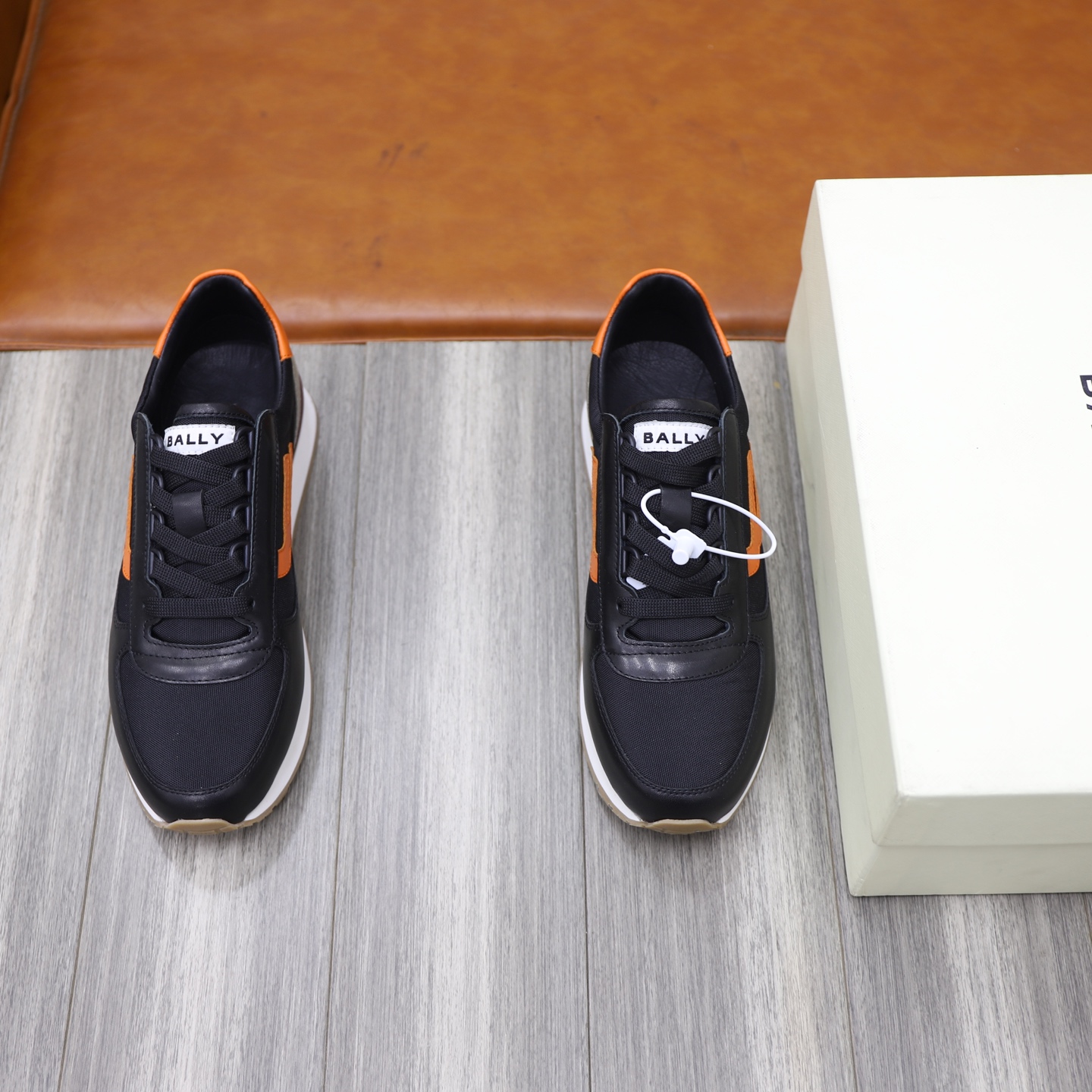 NO:278733,Ball*Bali classic casual sports men's shoes | Domestic raw materials | Soft fabric Napa cowhide, folding and comfortable to go forward | Shoe body Barley stripe model | EVA TPU rubber combination sole | Anti-slip and wear-resistant | Super comfortable on the foot Size39-44 (38.45. Custom made),,bally,cowhide19860909Ball*巴利经典款休闲运动男鞋｜莞产原材料猛货｜面料柔软纳帕牛皮,耐折越穿越舒适｜鞋身巴利条纹档模型｜EVA TPU 橡胶组合大底｜防滑耐磨｜上脚超级舒服 Size39-44（38.45.订做）,,bally,cowhide,Men's shoes