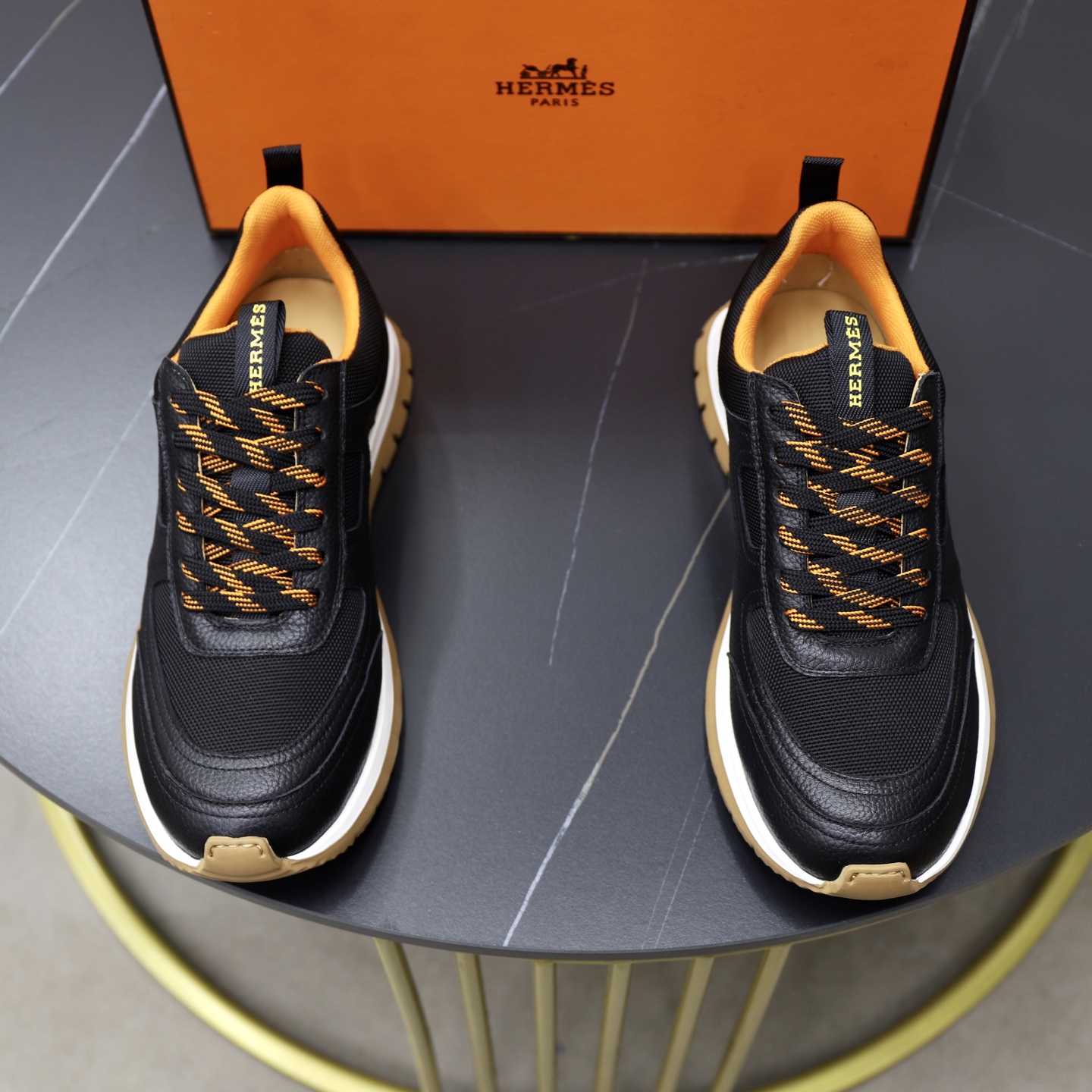 NO:278852,♂♂Top original list Brand Hermes HER MES standard code men's code 38/44 (45 can be customized) Grade official website same model High-quality men's shoes Material original cowhide splicing brand cloth Matched with soft and breathable cowhide foot pads Original rubber non-slip wear-resistant two-color soft and lightweight sole Style category Men's young fashion European and American trend British style Random matching Feet comfortable Color real picture, Hermes, cowhide19860909♂♂♂顶级原单 品牌爱马仕HER MES 标准码男码38/44（45可以定做） 等级官网同款 高品质男鞋 材料原版牛皮拼接品牌布匹 搭配柔软透气牛皮垫脚 原版橡胶防滑耐磨双色柔软轻便大底 款式类别男士年轻时尚 欧美潮流 英伦风格 随意搭配 脚感舒适 颜色实物图,,hermes,cowhide,Men's shoes