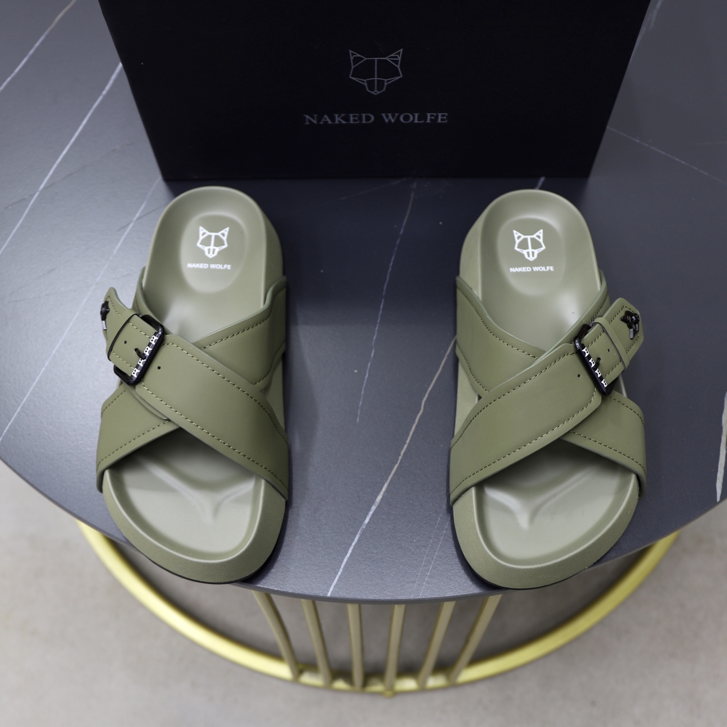 NO:279149,♂♂ Brand NAKED WOLFE (Wolf Head) Standard Code 38-44 (45 Customized) Grade Official Website The same style Material Original leather design Original rubber lightweight wear-resistant soft outsole Style category Men's fashion sandals Prestige luxury brand elements Top luxury Color real picture color, Slippers19860909♂♂♂ 品牌NAKED WOLFE（狼头） 标准码38-44（45定制） 等级官网同款 材料原版皮料设计 原版橡胶轻便耐磨柔软大底 款式类别男士时尚凉拖鞋 尊贵奢侈品大牌元素 顶级奢华 颜色实物图片色,,slippers,Men's shoes