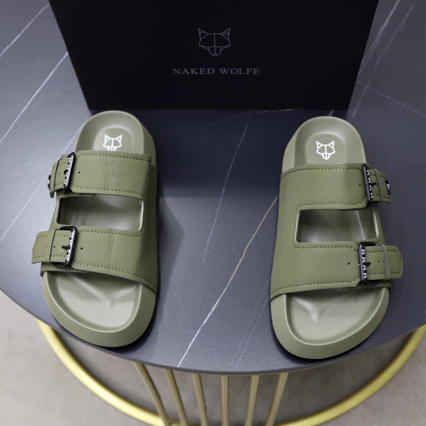 NO:279153,♂♂ Brand NAKED WOLFE (Wolf Head) Standard Code 38-44 (45 Customized) Grade Official Website The same style Material Original leather design Original foaming Lightweight Wear-resistant Soft Sole Style Category Men's Fashion Sandals Prestigious Luxury Brand Elements Top Luxury Color Real Picture Color, Slippers19860909♂♂♂ 品牌NAKED WOLFE（狼头） 标准码38-44（45定制） 等级官网同款 材料原版皮料设计 原版发泡轻便耐磨柔软大底 款式类别男士时尚凉拖鞋 尊贵奢侈品大牌元素 顶级奢华 颜色实物图片色,,slippers,Men's shoes