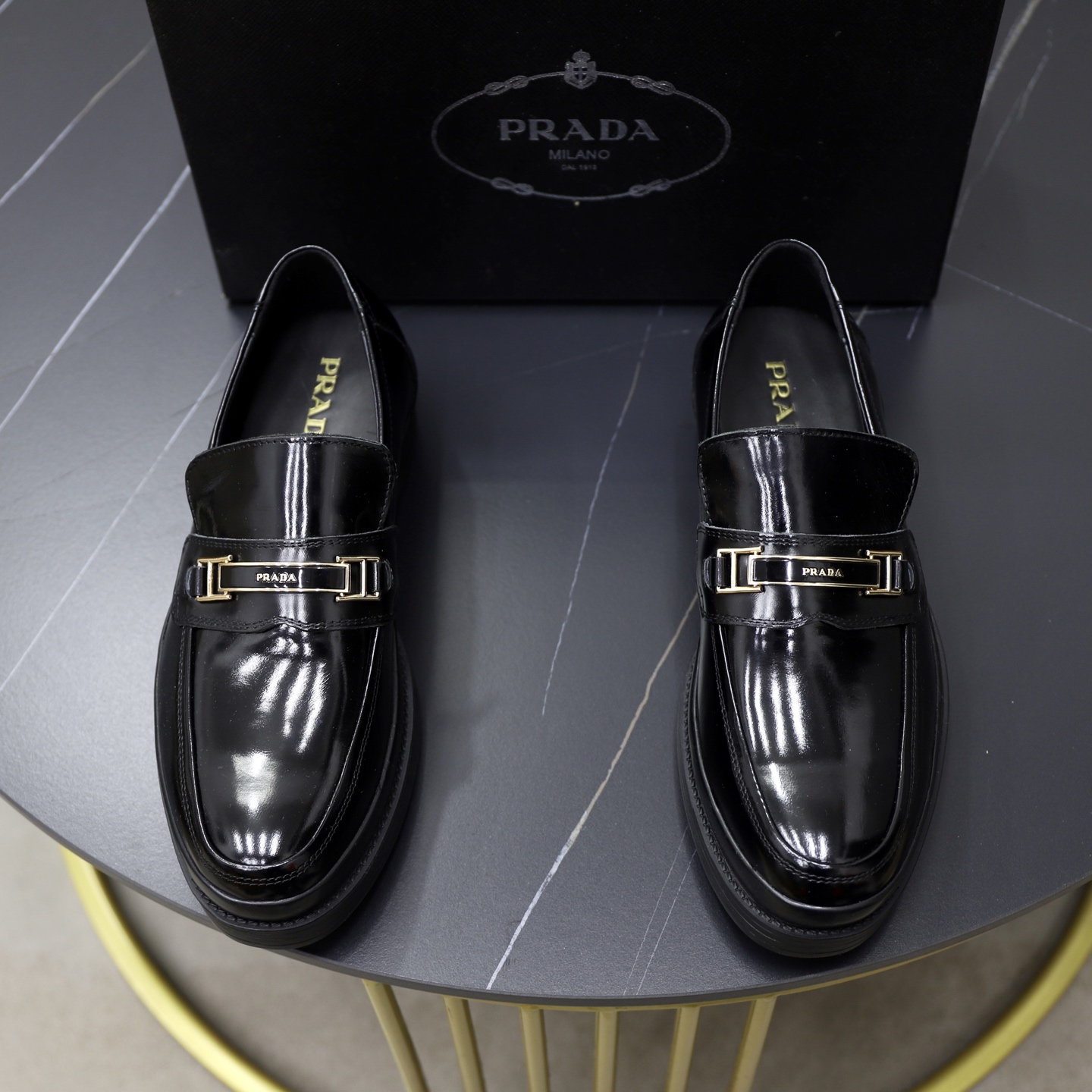 NO:279519,♂♂ Brand Prada PRADA standard men's code 38-44 (45 can be customized) Grade official website same original single quality Material original cowhide surface Comfortable inner original outsole Style category Men's fashionable casual leather shoes Prestige big brand luxury elements Top luxury Color real picture color, Prada, prada, cowhide19860909♂♂♂ 品牌普拉达PRADA 标准码男码38-44（45可以定做） 等级官网同款 原单品质 材料原版牛皮面 舒适内里 原版大底 款式类别男士时尚休闲皮鞋 尊贵的大牌奢侈品元素顶级奢华 颜色实物图片颜色,,prada,prada,cowhide,Men's shoes