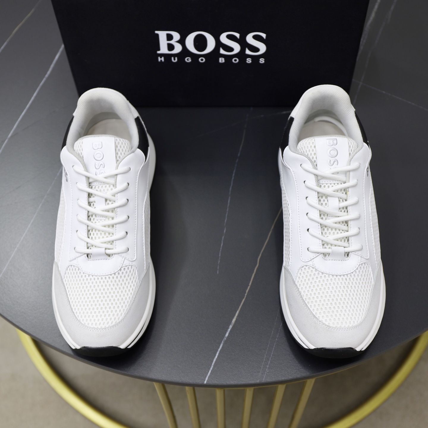 NO:279524,The latest BOSS is available, imported original breathable mesh material, high-end original pattern. High-end 1:1 mold opening customization, original large bottom, lighter and non-slip. Fashion is trendy and versatile. Exudes a fashionable and casual atmosphere, and fashion is right under your feet. Number of 39–46,19860909BOSS 最新上市、进口原版透气网布材料、高级原版图案.高端1:1开模定制,原版大底,更轻便,防滑.时尚主打潮流,百搭爆款.散发时尚休闲气息,时尚就在脚下.码数39–46,,Men's shoes