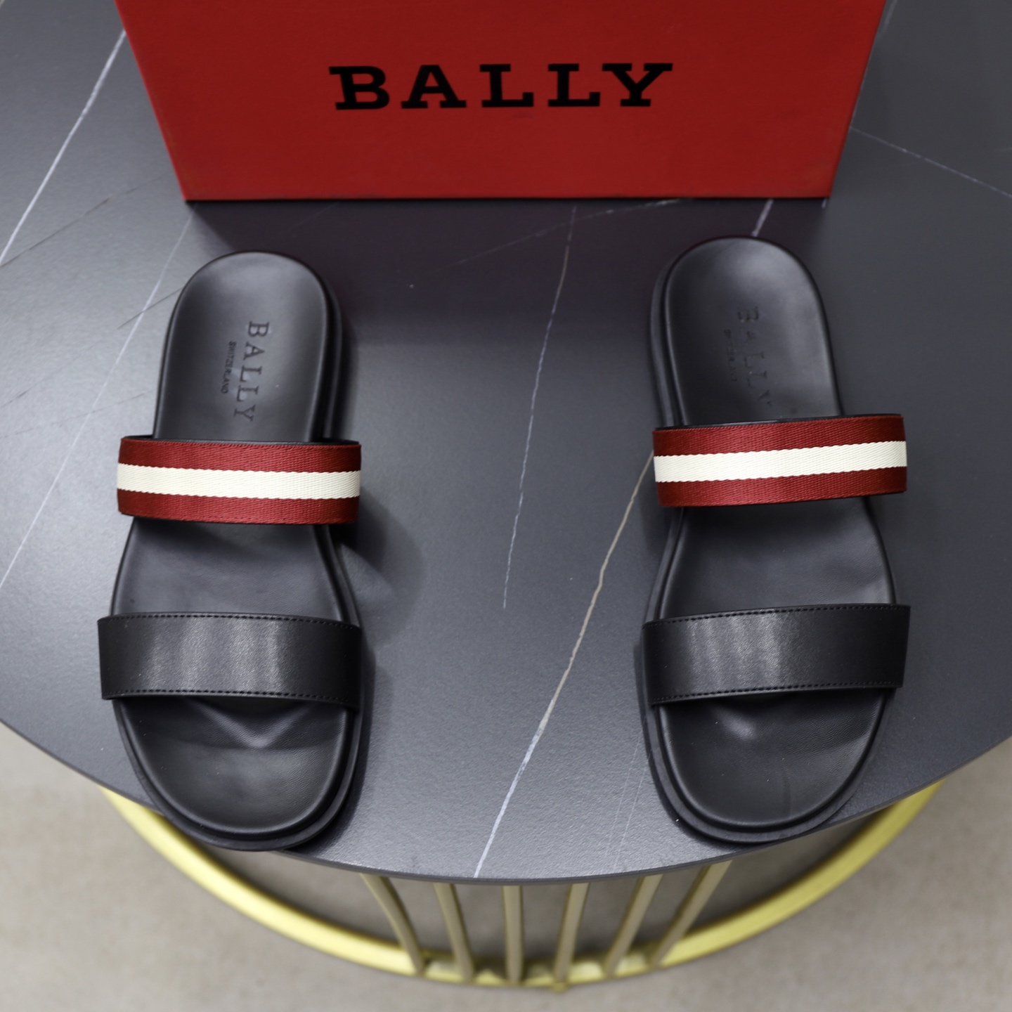 NO:280036,♂♂ Brand Bali Standard Code 39-44 Grade Official Website The same style Material Original Material Design Original Rubber Wear-resistant Forming Outsole Style Category Men's Fashion Sandals Prestigious Luxury Brand Elements Top Luxury Color Real Picture Color, Bally, Slippers19860909♂♂♂ 品牌巴利 标准码39-44 等级官网同款 材料原版材料设计 原版橡胶耐磨成型大底 款式类别男士时尚凉拖鞋 尊贵奢侈品大牌元素 顶级奢华 颜色实物图片色,,bally,slippers,Men's shoes