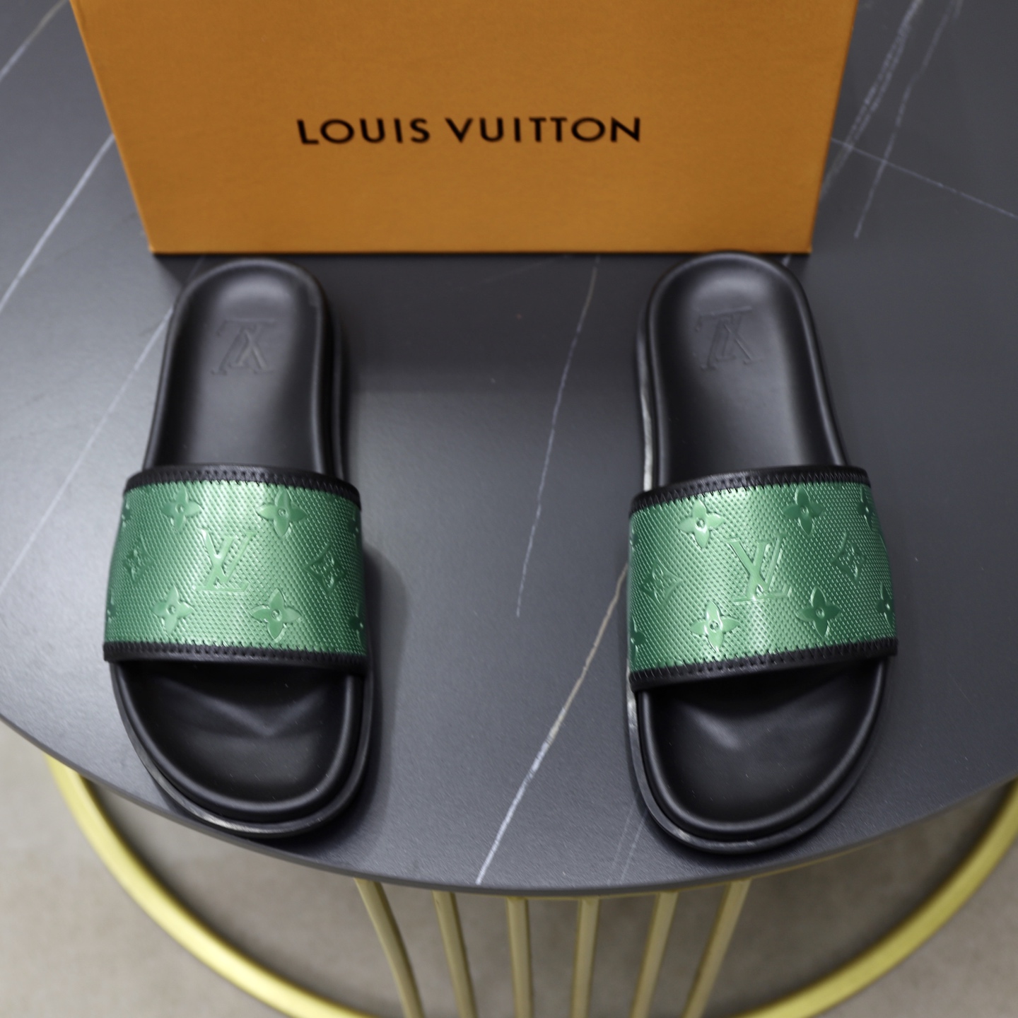 NO:280003,♂♂ Brand LV Louis Vuitton Standard Code 39-44 Grade Official Website The same style Material Original Material Design Original Rubber Wear-resistant Forming Outsole Style Category Men's Fashion Sandals Prestige Luxury Brand Elements Top Luxury Color Real Picture Color,,louis vuitton,louis vuitton,slippers19860909♂♂♂ 品牌LV路易威登 标准码39-44 等级官网同款 材料原版材料设计 原版橡胶耐磨成型大底 款式类别男士时尚凉拖鞋 尊贵奢侈品大牌元素 顶级奢华 颜色实物图片色,,louis vuitton,louis vuitton,slippers,Men's shoes
