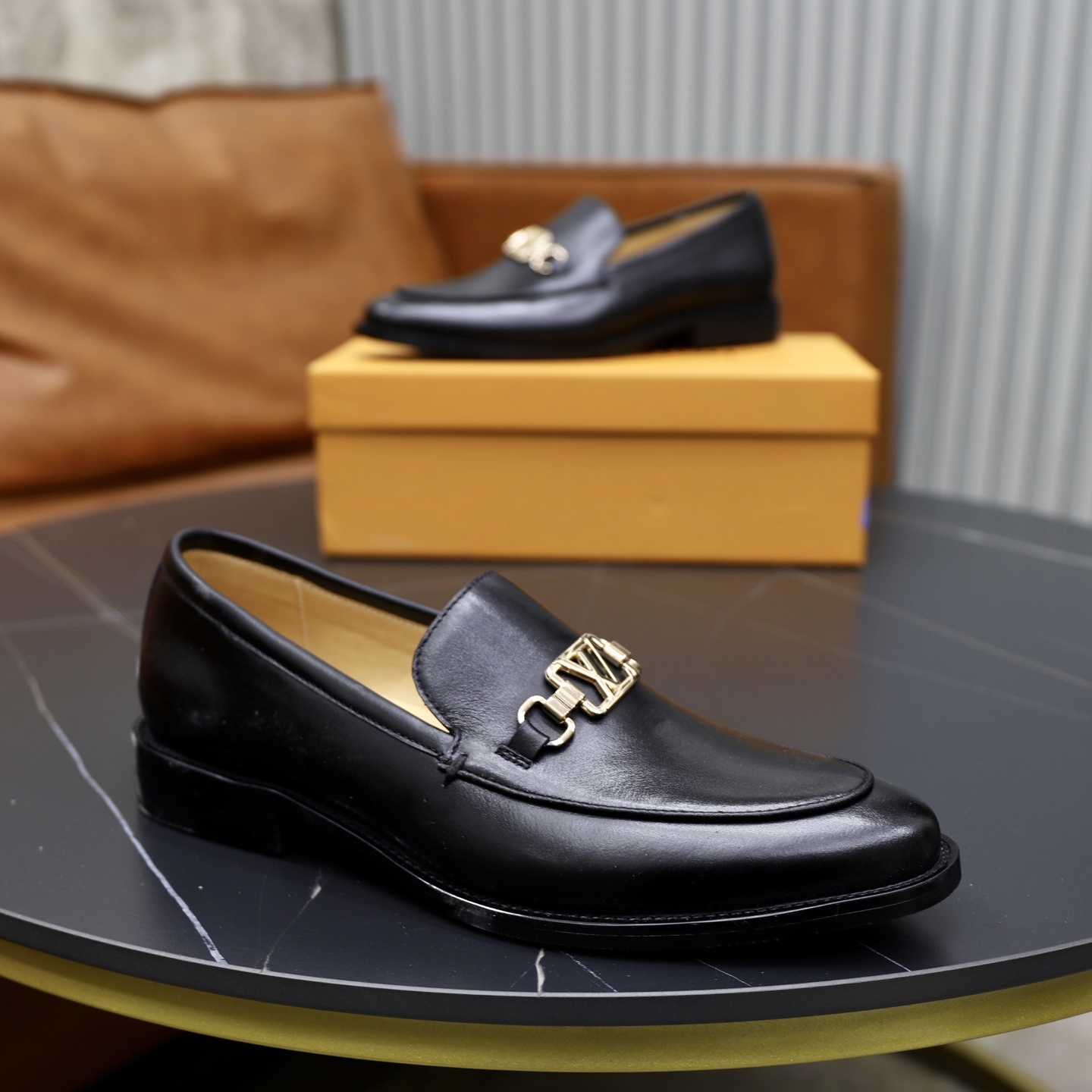 Louis Vuitton Classic Leather Loafers - Business Casual Slip-Ons 9 i1745510835974 6690 0 7