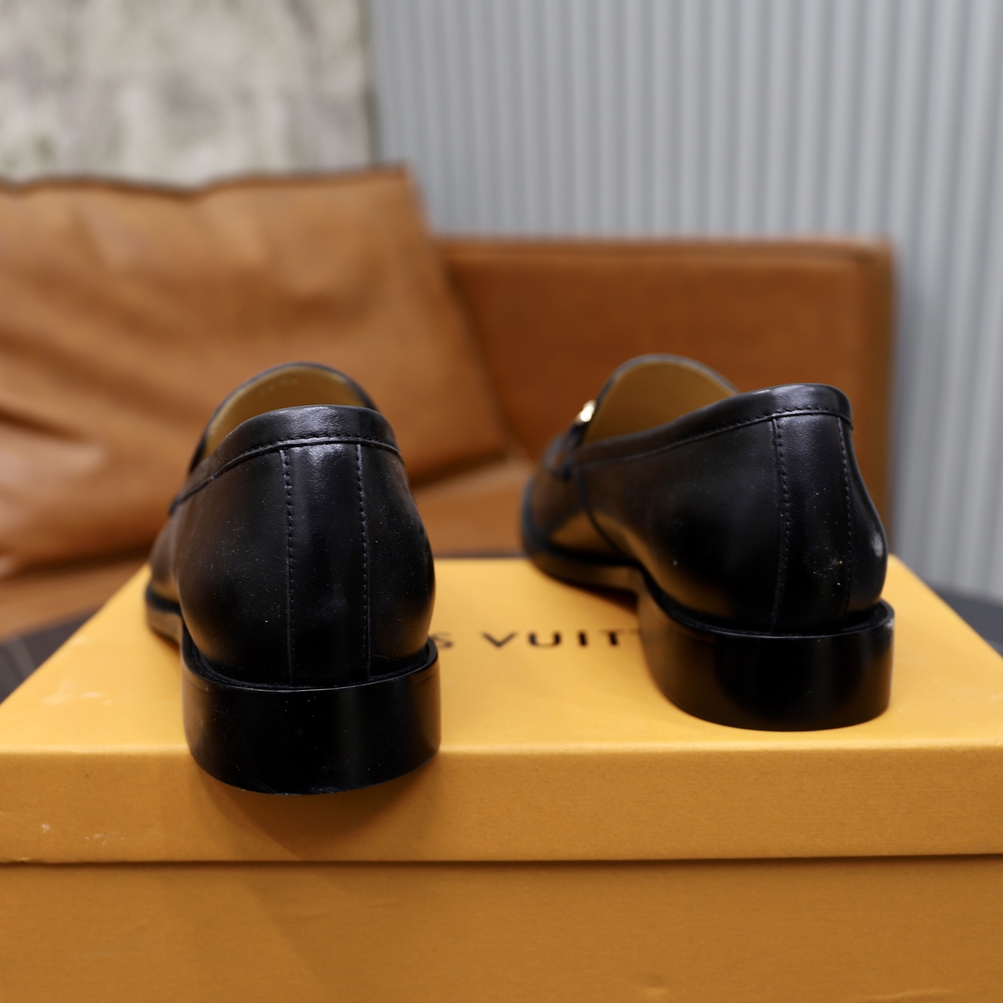 Louis Vuitton Classic Leather Loafers - Business Casual Slip-Ons 6 i1745510836037 8551 0 4