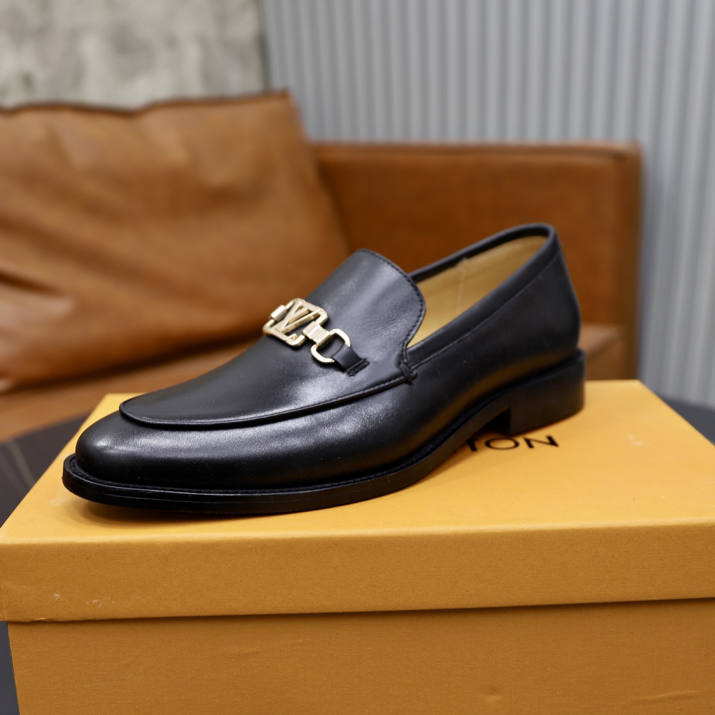 Louis Vuitton Classic Leather Loafers - Business Casual Slip-Ons 5 i1745510836050 9292 0 3