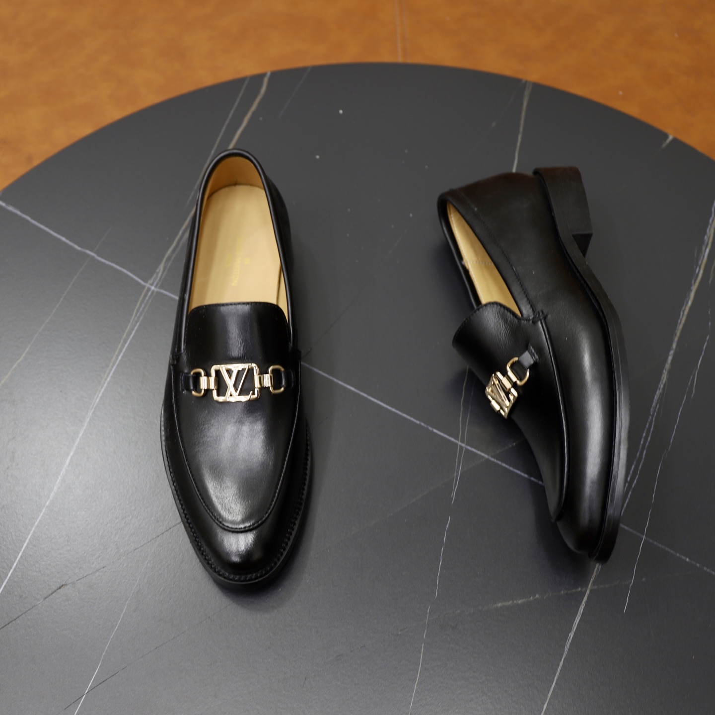 Louis Vuitton Classic Leather Loafers - Business Casual Slip-Ons 8 i1745510837769 5238 0 6