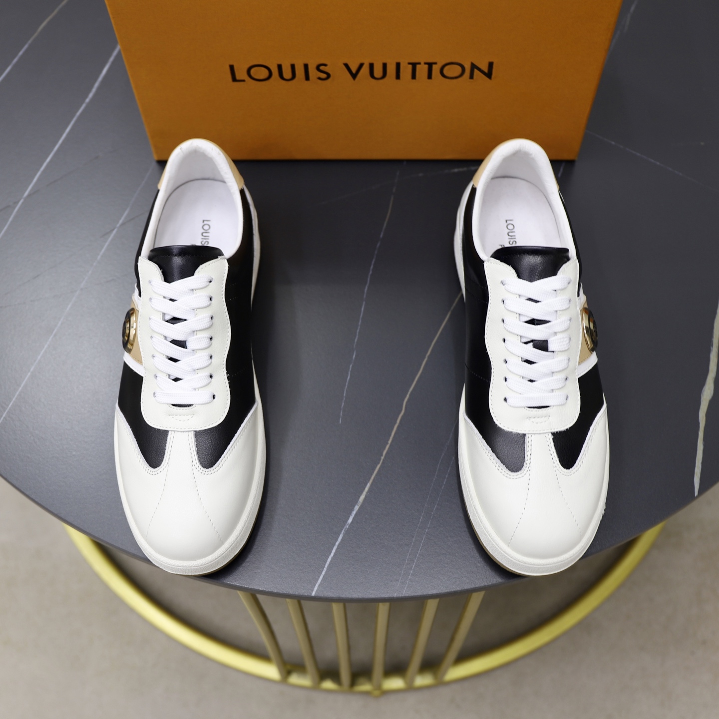 NO:281035,♂♂ Brand LV Louis Vuitton Standard Code 38-44 (45 customized) Grade official website same model Material original leather splicing Comfortable and breathable pig leather inner Lightweight wear-resistant sports sole Style category Men's fashion casual shoes Running Sports shoes Honorable luxury brand elements Top luxury Color real picture color,,louis vuitton,louis vuitton,sneakers19860909♂♂♂ 品牌LV路易威登 标准码38-44（45订做） 等级官网同款 材料原版皮料拼接 舒适透气猪皮内里 轻便耐磨运动大底 款式类别男士时尚休闲鞋 跑步 运动鞋 尊贵奢侈品大牌元素 顶级奢华 颜色实物图片色,,louis vuitton,louis vuitton,sneakers,Men's shoes