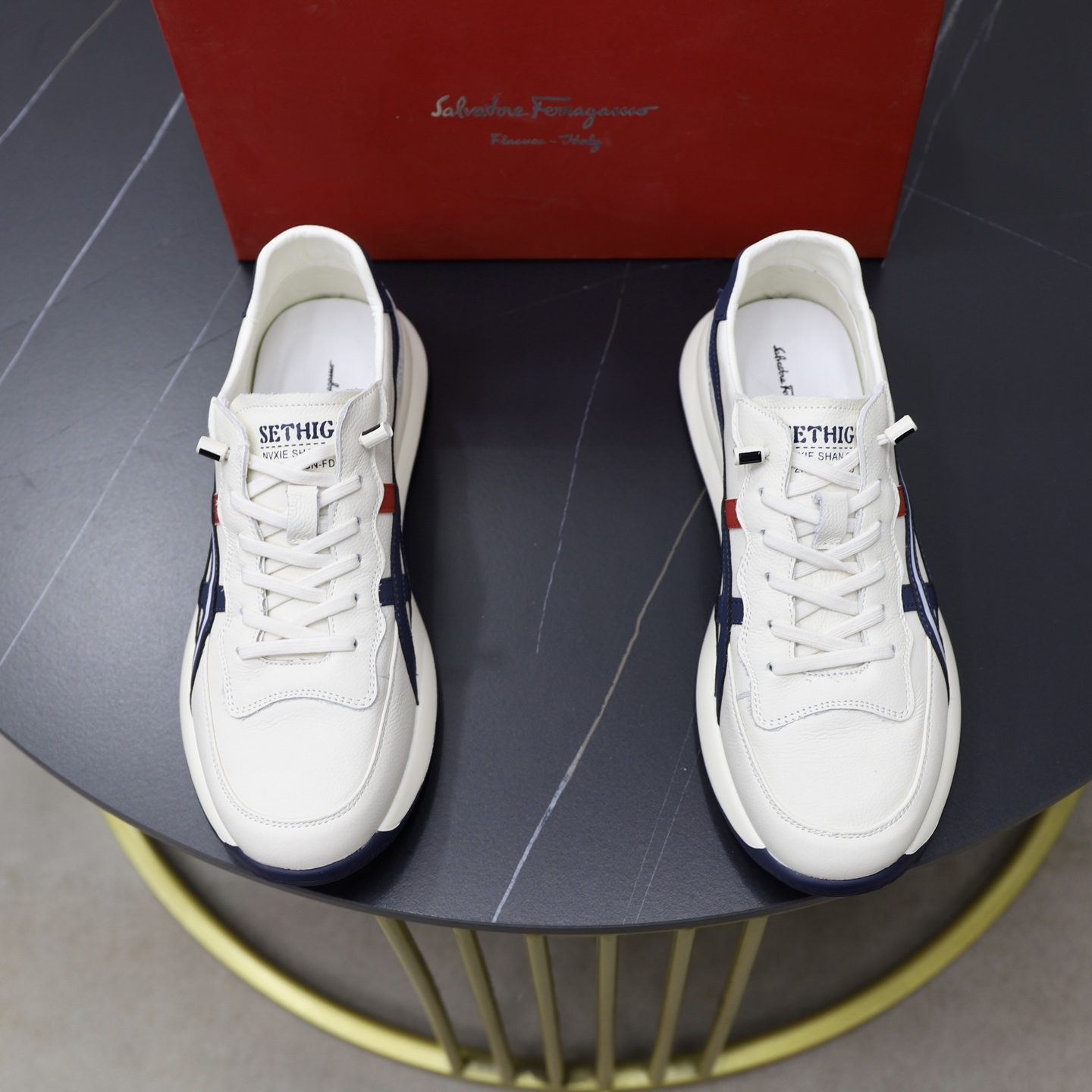 NO:283487,♂♂ Brand Ferragamo Standard code 38-44 (45 customized) Grade official website same model Material original material splicing Comfortable and breathable inner Lightweight wear-resistant sports sole Style category Men's fashion casual shoes Running Sports shoes Honorable luxury brand elements Top luxury Color real picture color, ferragamo, sneakers19860909♂♂♂ 品牌菲拉格慕 标准码38-44（45订做） 等级官网同款 材料原版材料拼接 舒适透气内里 轻便耐磨运动大底 款式类别男士时尚休闲鞋 跑步 运动鞋 尊贵奢侈品大牌元素 顶级奢华 颜色实物图片色,,ferragamo,sneakers,Men's shoes