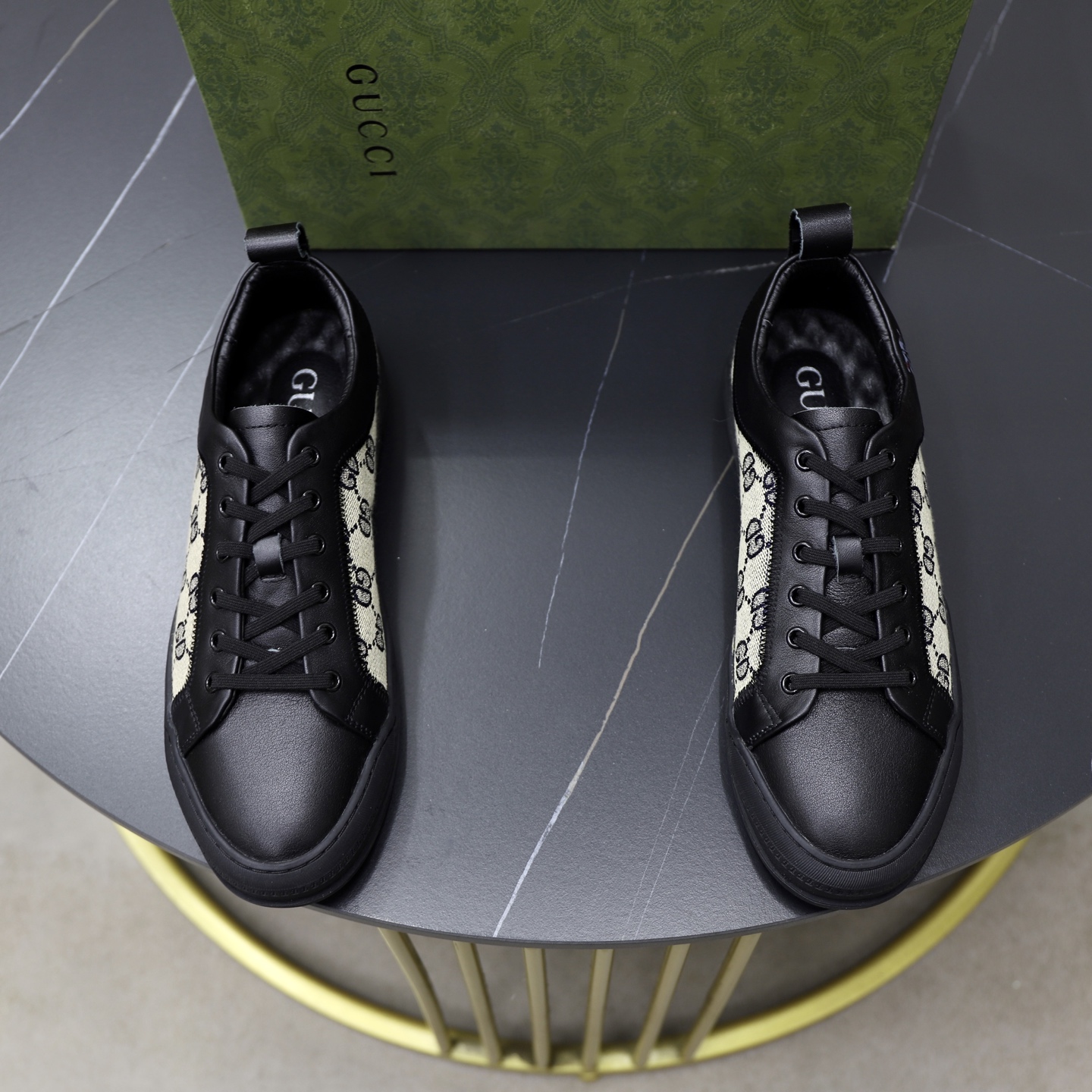 NO:283489,♂♂ Brand Guqi GUCCi Standard Code 38-44 (45 customized) Grade official website The same model Material original material splicing Comfortable and breathable inner Lightweight wear-resistant sports sole Style category Men's fashion casual shoes Running Sports shoes Honorable luxury brand elements Top luxury Color real picture color, Gucci,sneakers19860909♂♂♂ 品牌古奇GUCCi 标准码38-44（45订做） 等级官网同款 材料原版材料拼接 舒适透气内里 轻便耐磨运动大底 款式类别男士时尚休闲鞋 跑步 运动鞋 尊贵奢侈品大牌元素 顶级奢华 颜色实物图片色,,gucci,sneakers,Men's shoes