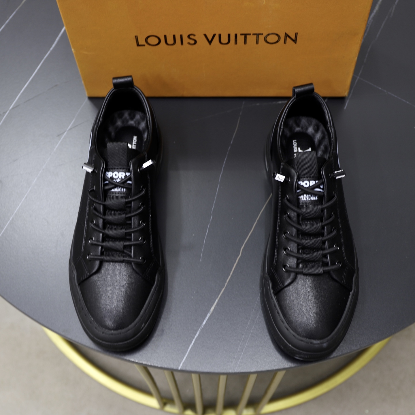 NO:283495,♂♂ Brand LV Louis Vuitton Standard Code 38-44 (45 customized) Grade official website same model Material original material splicing Comfortable and breathable inner Lightweight wear-resistant sports sole Style category Men's fashion casual shoes Running Sports shoes Honorable luxury brand elements Top luxury Color real picture color,,louis vuitton,louis vuitton,sneakers19860909♂♂♂ 品牌LV路易威登 标准码38-44（45订做） 等级官网同款 材料原版材料拼接 舒适透气内里 轻便耐磨运动大底 款式类别男士时尚休闲鞋 跑步 运动鞋 尊贵奢侈品大牌元素 顶级奢华 颜色实物图片色,,louis vuitton,louis vuitton,sneakers,Men's shoes