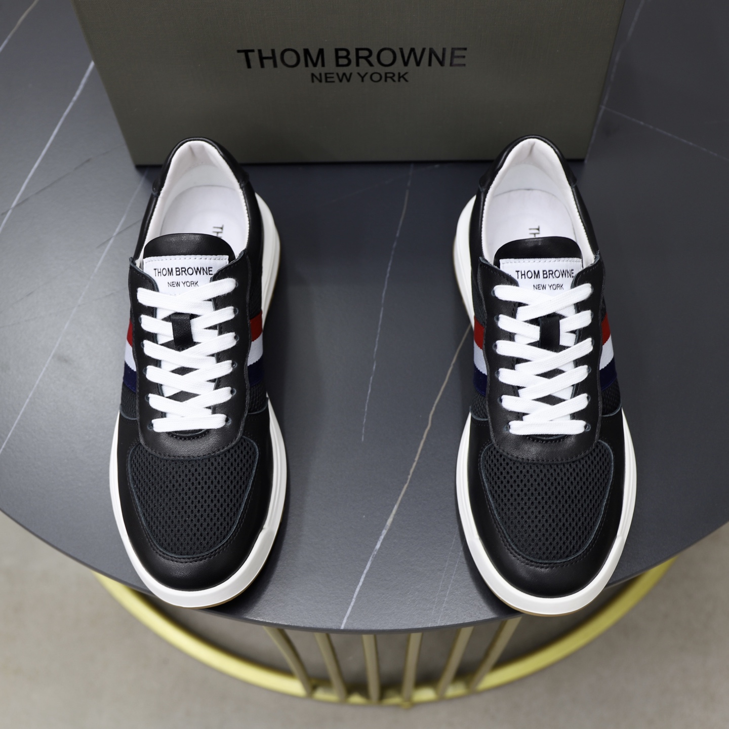 NO:283497,Thom Browne#Tom Brownie TB. Hot-selling high-end cowhide splicing Comfortable pig skin inner rubber wear-resistant large sole, three-dimensional and fashionable and versatile 38-45 (45 custom made without return or exchange), thom browne, cowhide19860909Thom Browne#汤姆.布朗尼TB.爆款热卖高档牛皮拼接 舒适猪皮内里 橡胶耐磨大底,立体感十足时尚百搭38-45（45订做不退换）,,thom browne,cowhide,Men's shoes