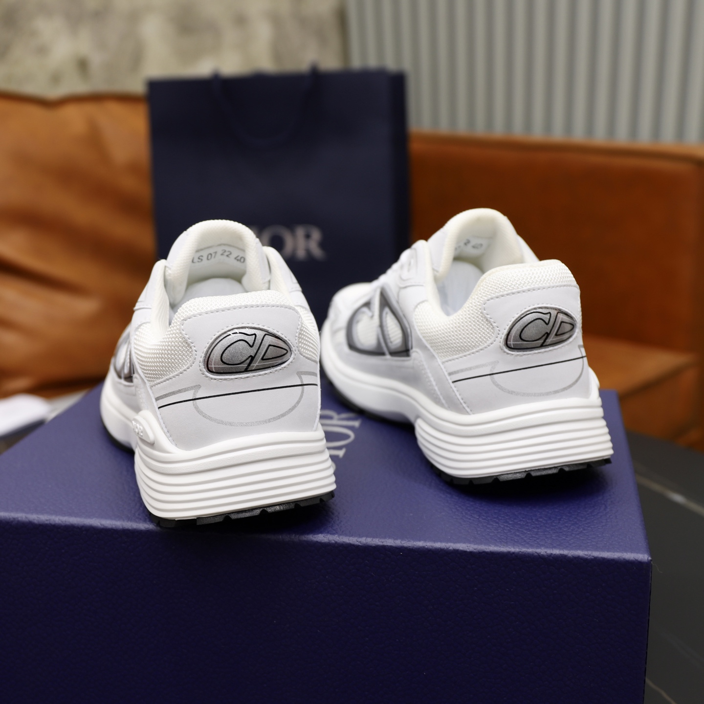Dior B30 White Mesh & Technical Fabric Sneakers with Reflective Details 6 i1746548227037 7191 0 4