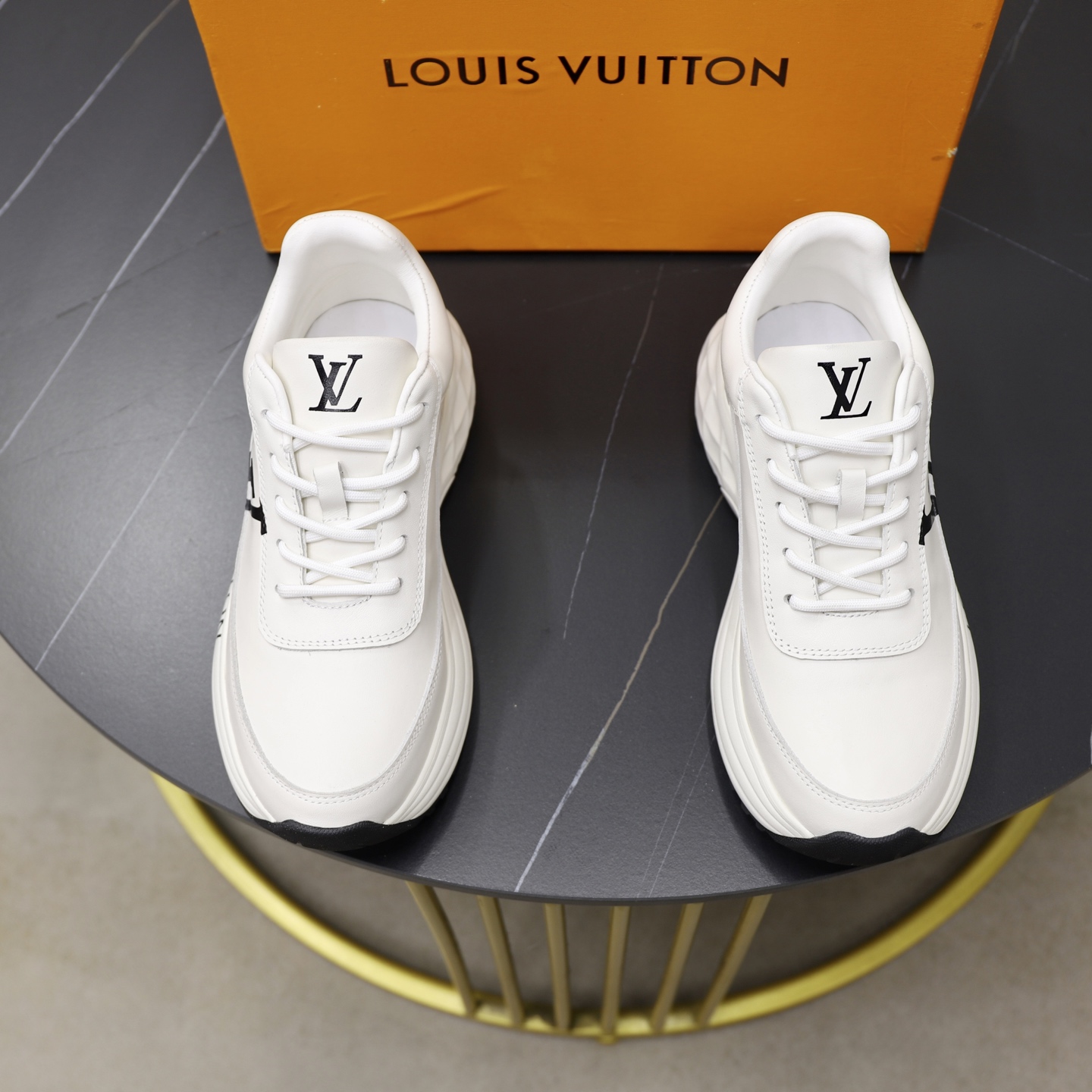 NO:283900,♂♂ Brand LV Louis Vuitton Standard Code 38-44 (45 customized) Grade official website same model Material original leather splicing Comfortable and breathable leather inner Lightweight wear-resistant sports sole Style category Men's fashion casual shoes Running Sports shoes Honorable luxury brand elements Top luxury Color real picture color,,louis vuitton,louis vuitton,sneakers19860909♂♂♂ 品牌LV路易威登 标准码38-44（45订做） 等级官网同款 材料原版皮料拼接 舒适透气真皮内里 轻便耐磨运动大底 款式类别男士时尚休闲鞋 跑步 运动鞋 尊贵奢侈品大牌元素 顶级奢华 颜色实物图片色,,louis vuitton,louis vuitton,sneakers,Men's shoes