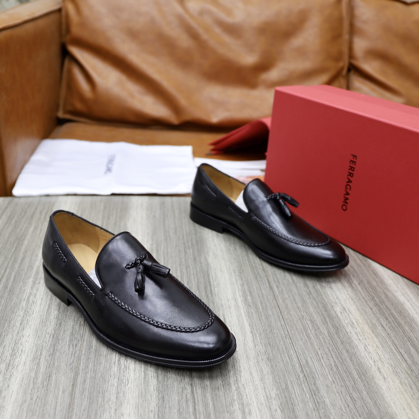 Ferragamo Men's Black Leather Tassel Loafers - Classic Style & Comfort 5 i1746720890978 9486 0 3