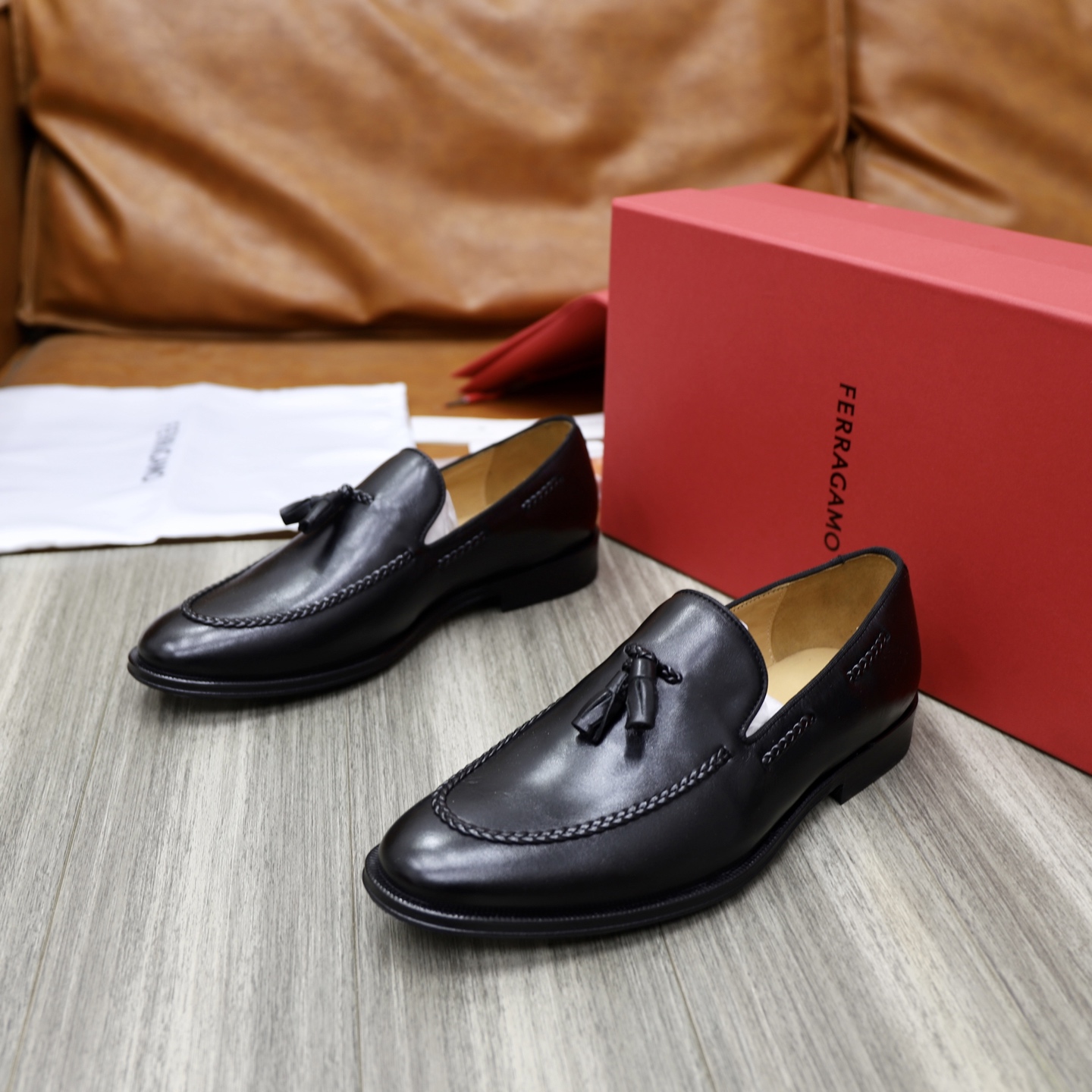 Ferragamo Men's Black Leather Tassel Loafers - Classic Style & Comfort 6 i1746720890988 5004 0 4