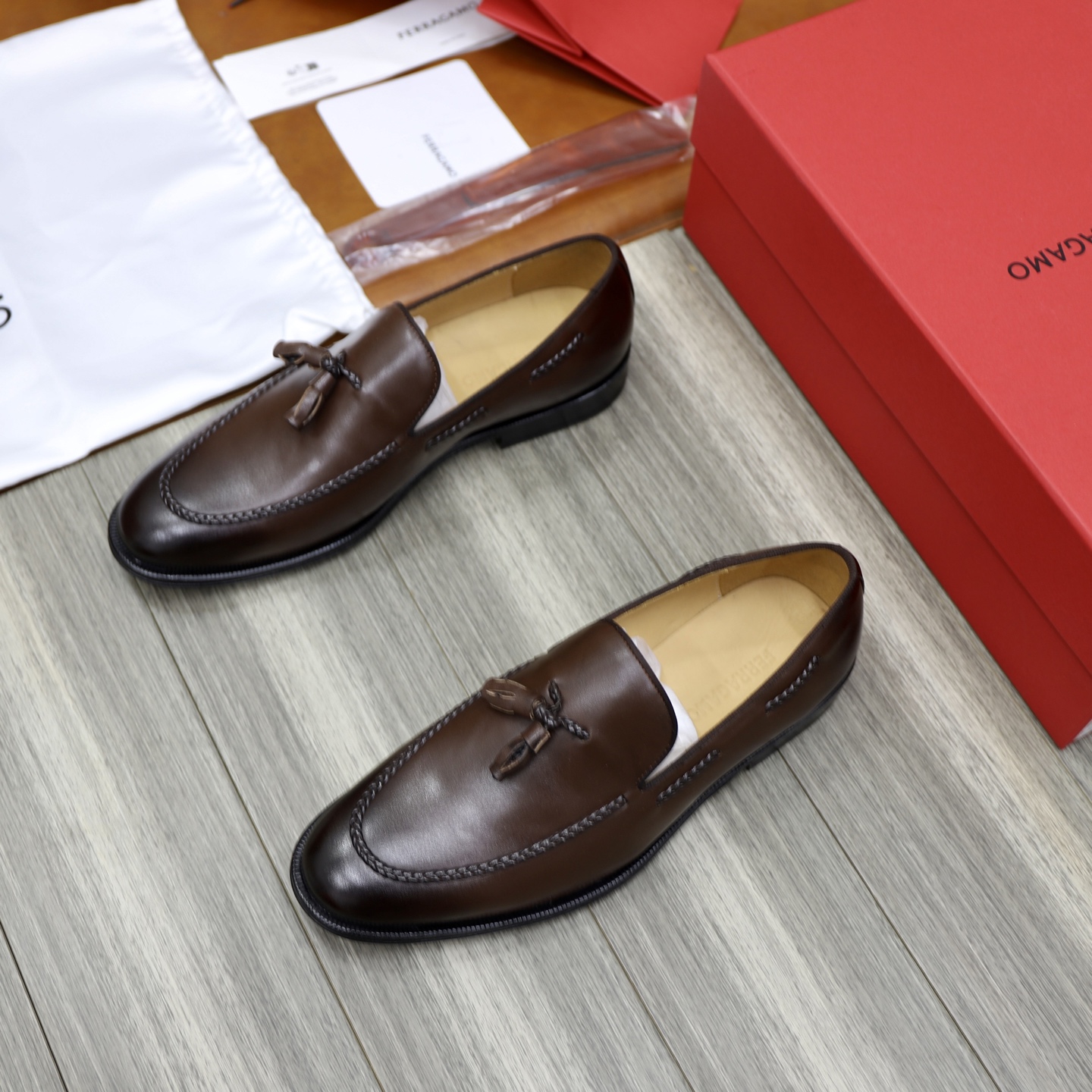 SF Ferragamo Men's Leather Loafers: Classic Style with Modern Appeal 4 i1746720903890 5160 0 2